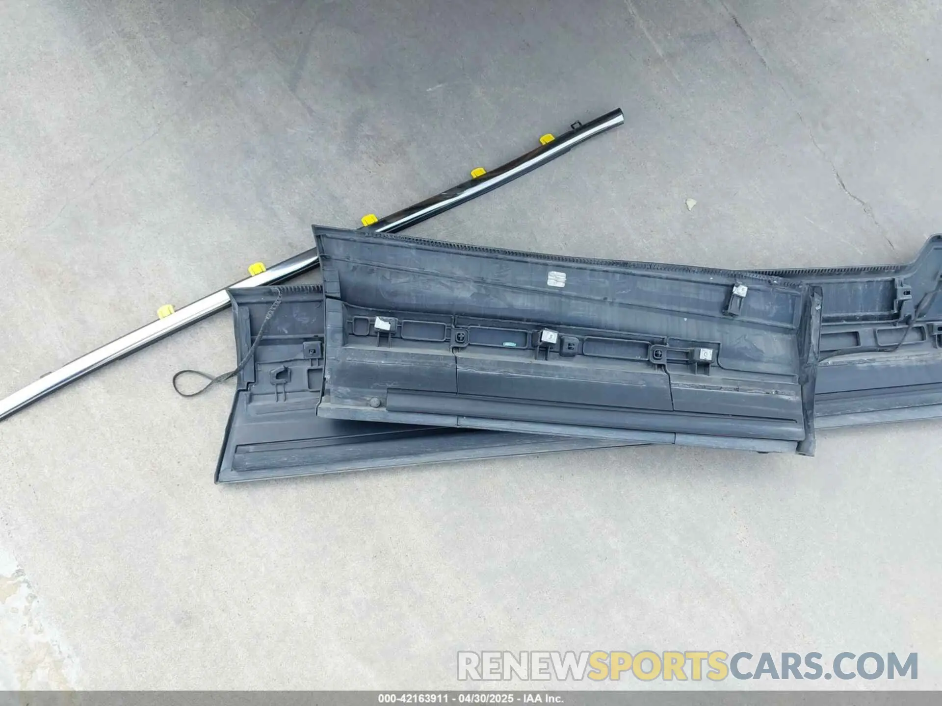 12 Photograph of a damaged car 2HKRW1H57MH427499 HONDA CR-V 2021