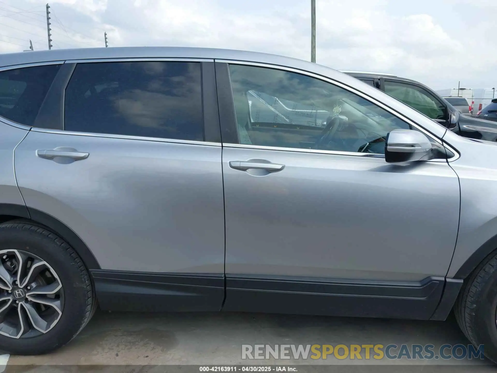 14 Photograph of a damaged car 2HKRW1H57MH427499 HONDA CR-V 2021