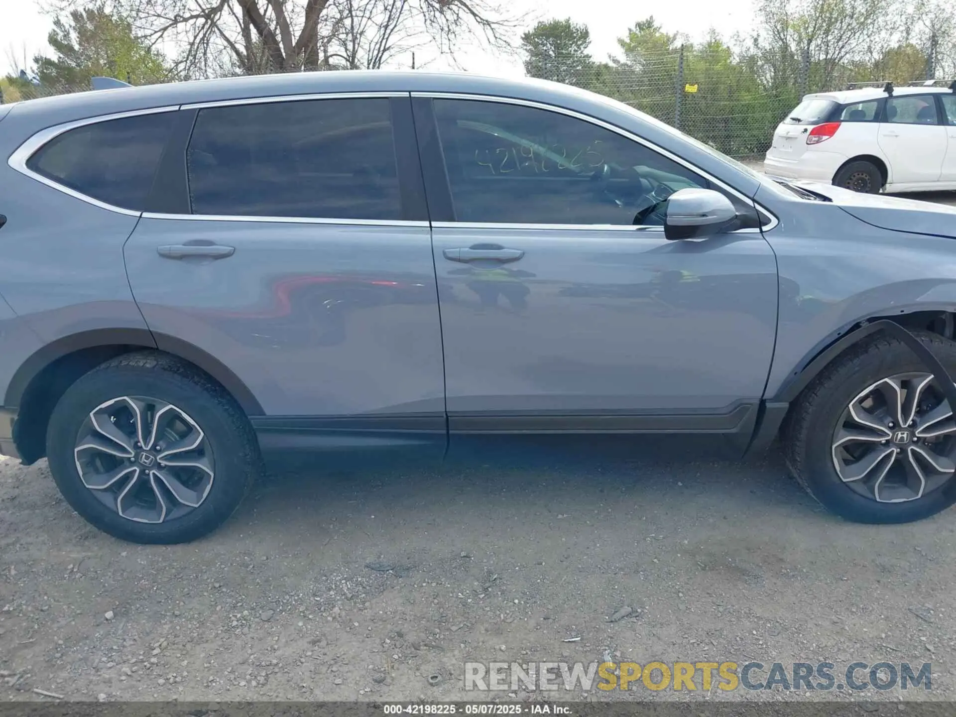 14 Photograph of a damaged car 2HKRW1H58MH404619 HONDA CR-V 2021