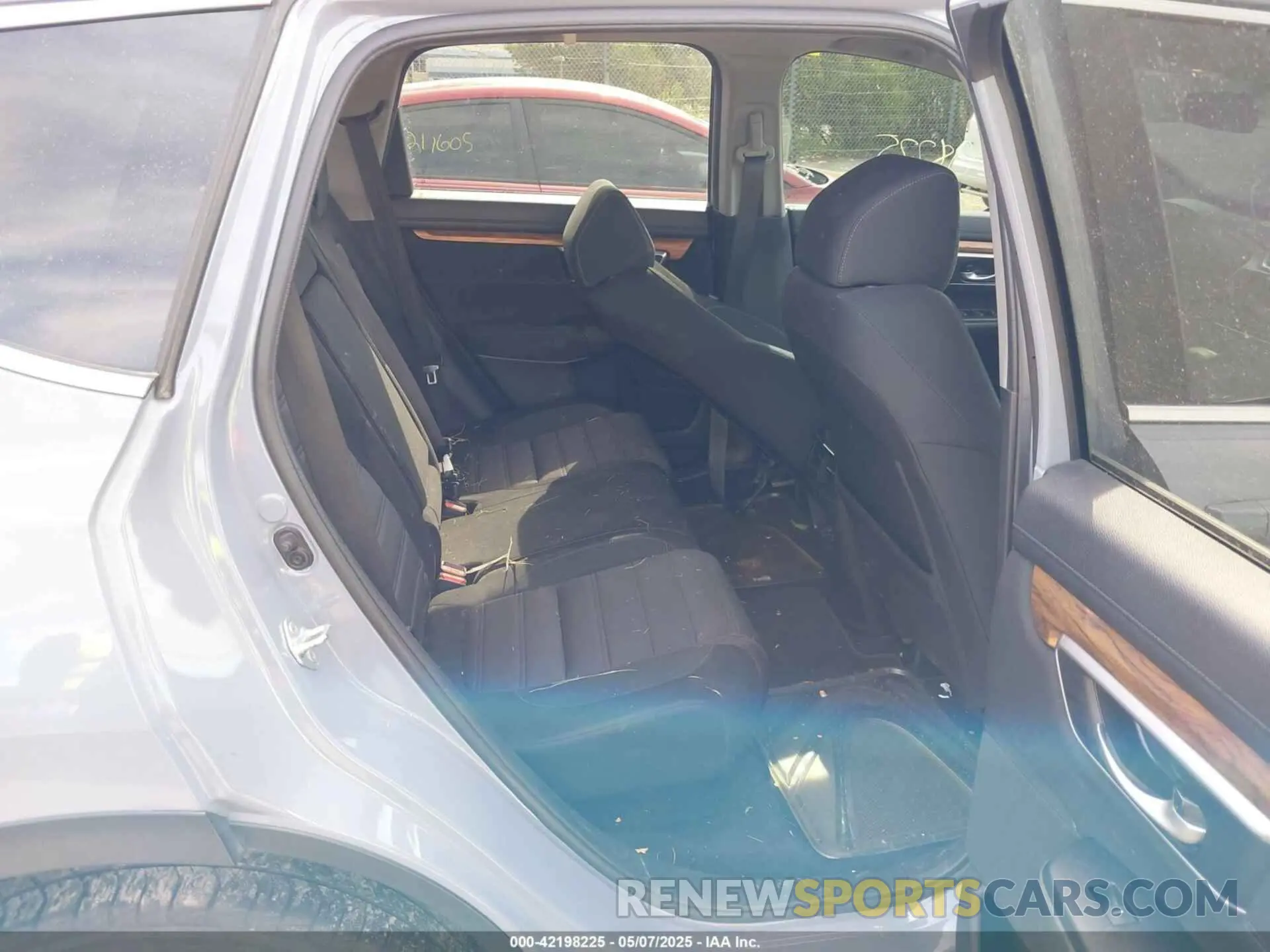 8 Photograph of a damaged car 2HKRW1H58MH404619 HONDA CR-V 2021