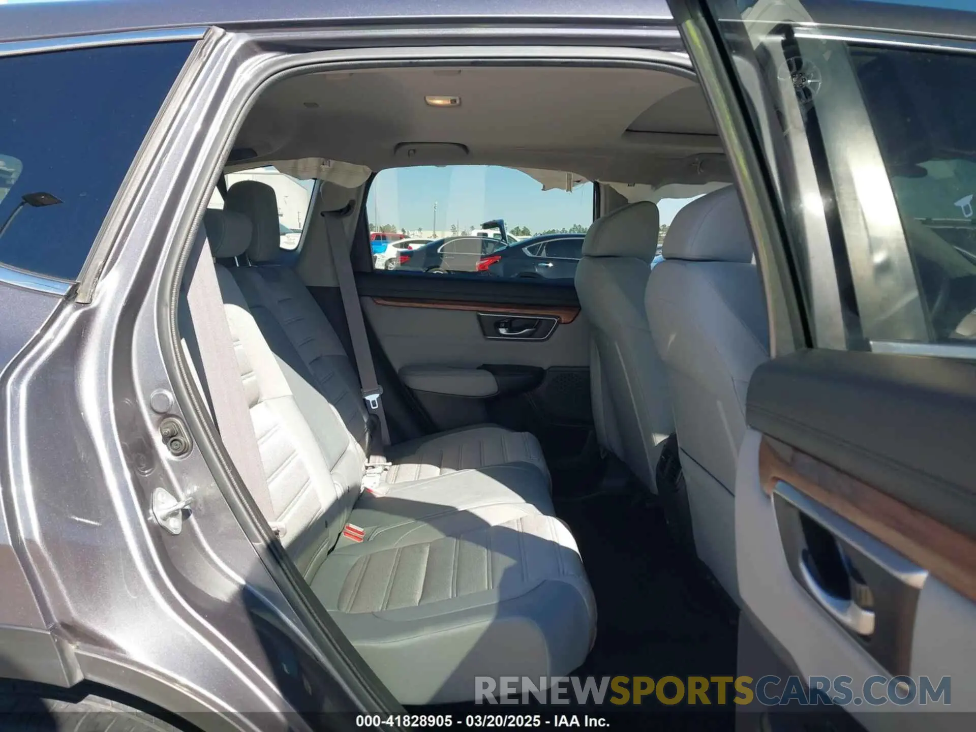 8 Photograph of a damaged car 2HKRW1H59MH422787 HONDA CR-V 2021