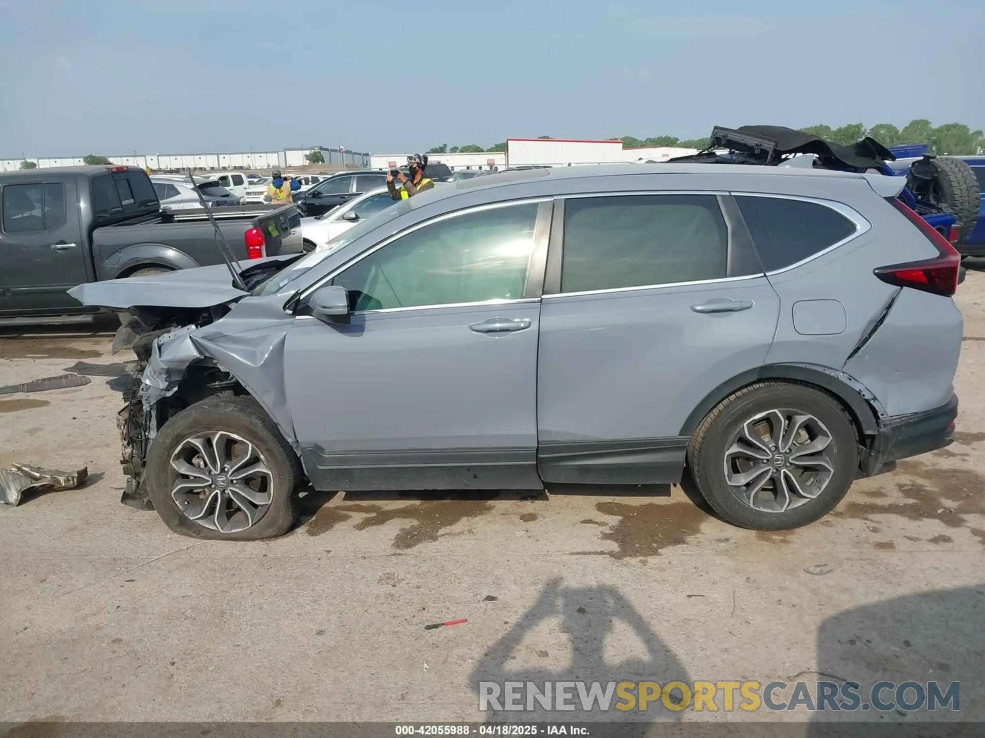 14 Photograph of a damaged car 2HKRW1H5XMH404590 HONDA CR-V 2021