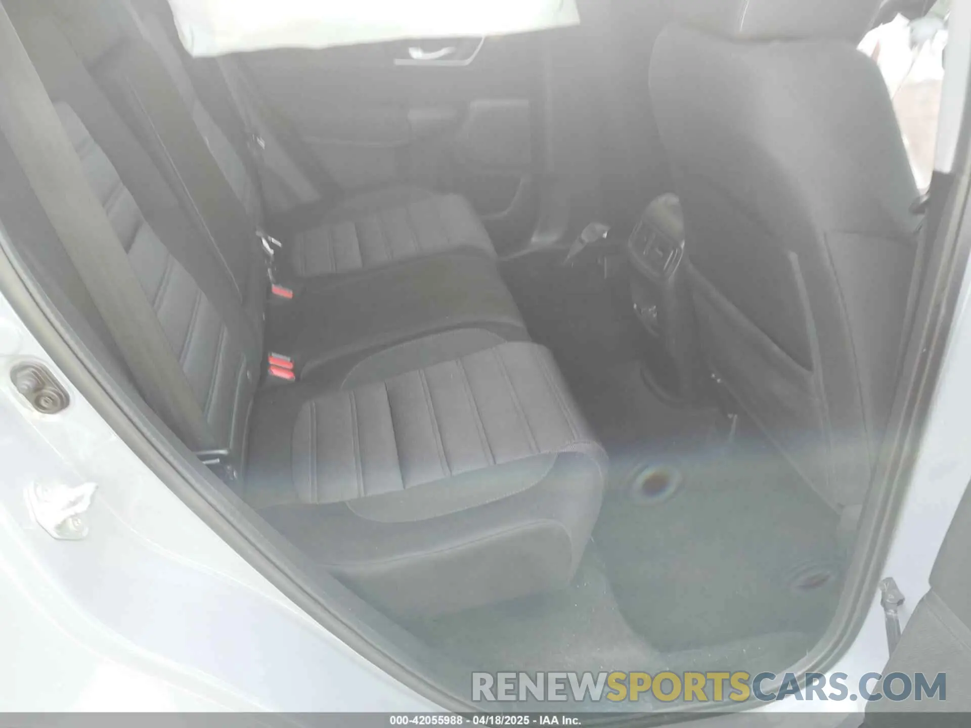 8 Photograph of a damaged car 2HKRW1H5XMH404590 HONDA CR-V 2021