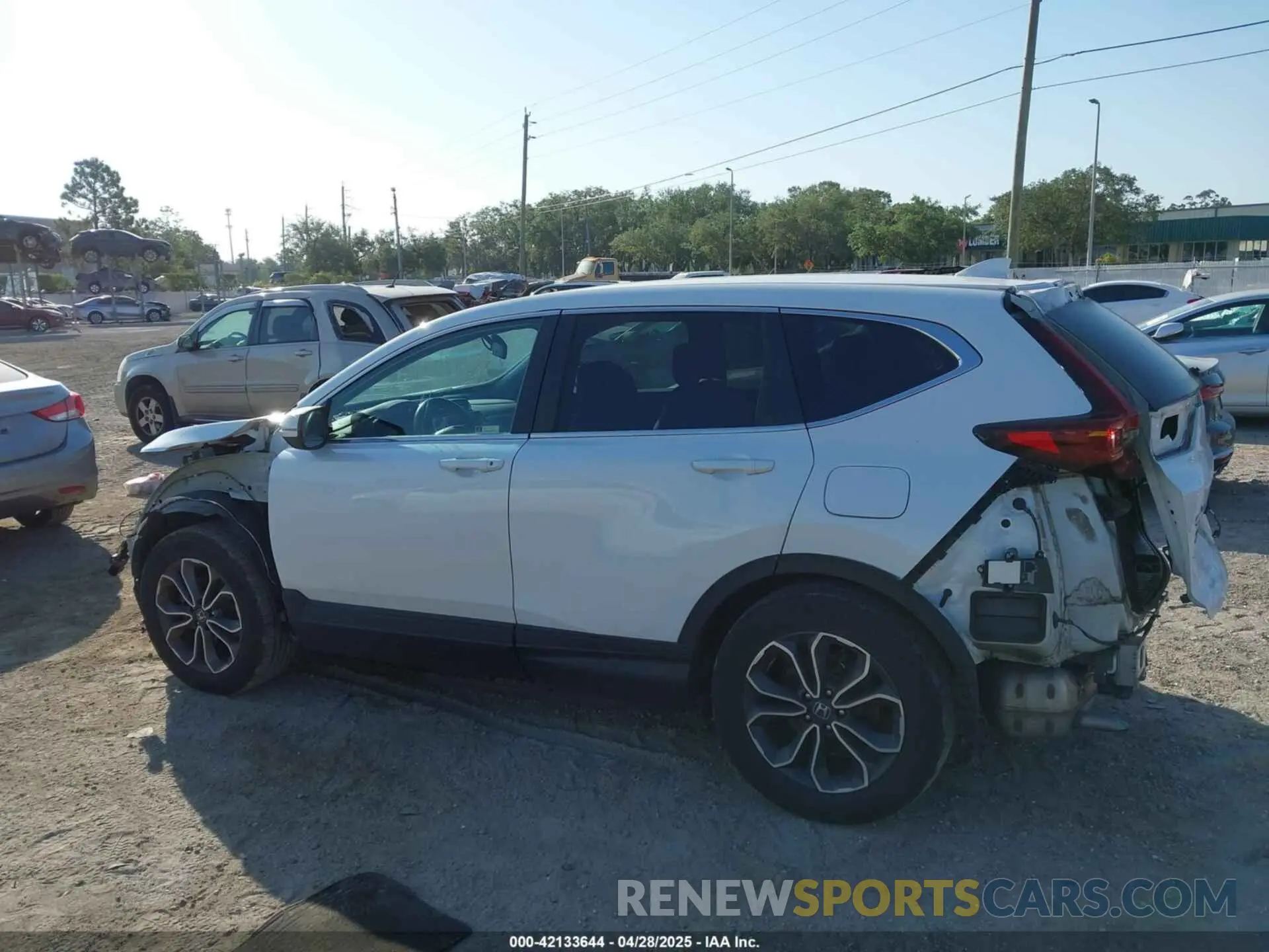 14 Photograph of a damaged car 2HKRW1H81MH401068 HONDA CR-V 2021