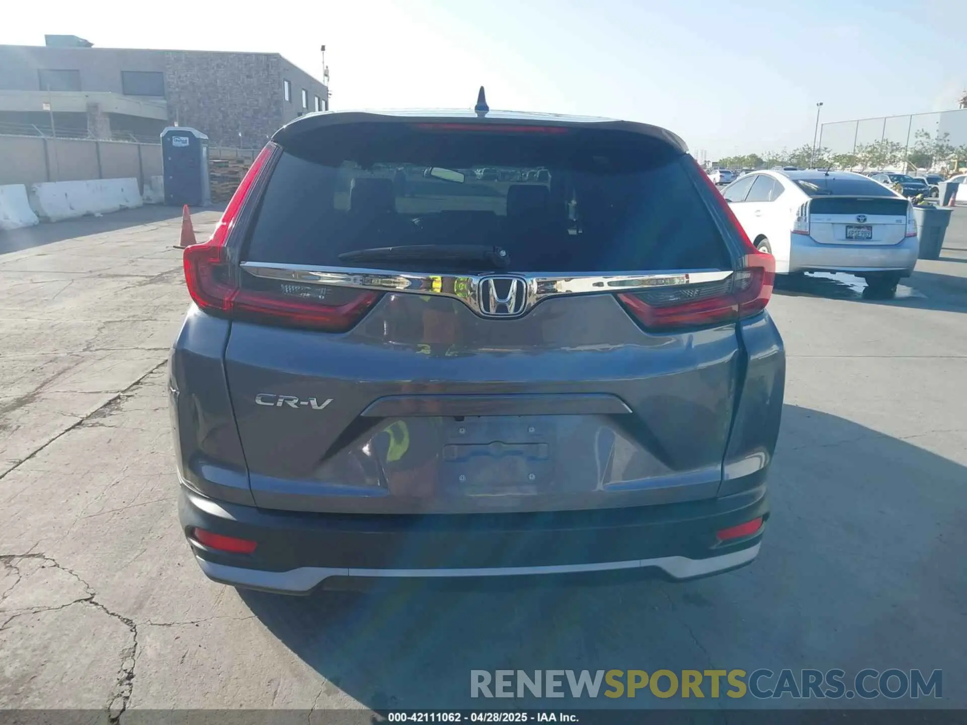 17 Photograph of a damaged car 2HKRW1H82MH420261 HONDA CR-V 2021
