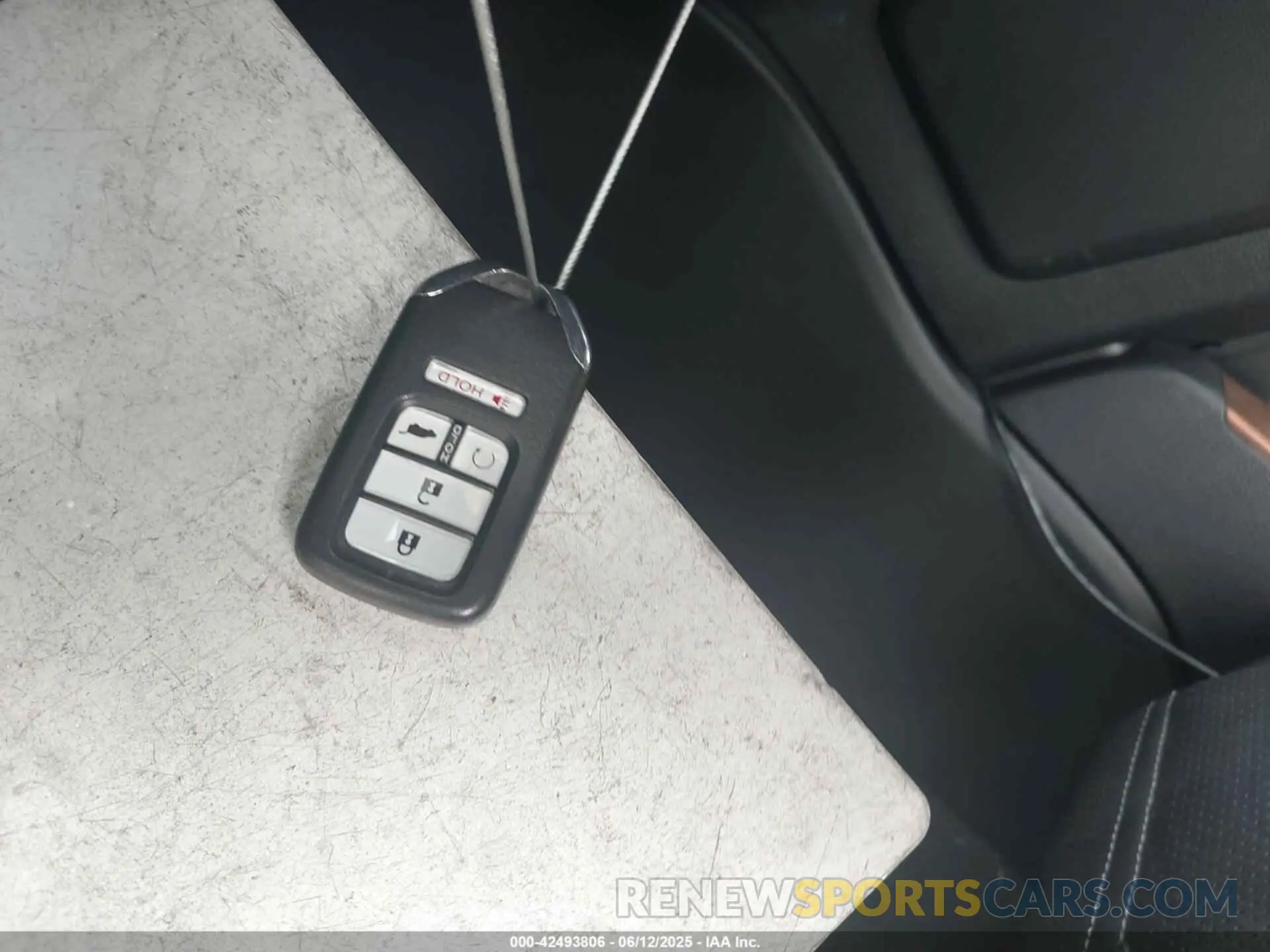 11 Photograph of a damaged car 2HKRW1H92MH410113 HONDA CR-V 2021