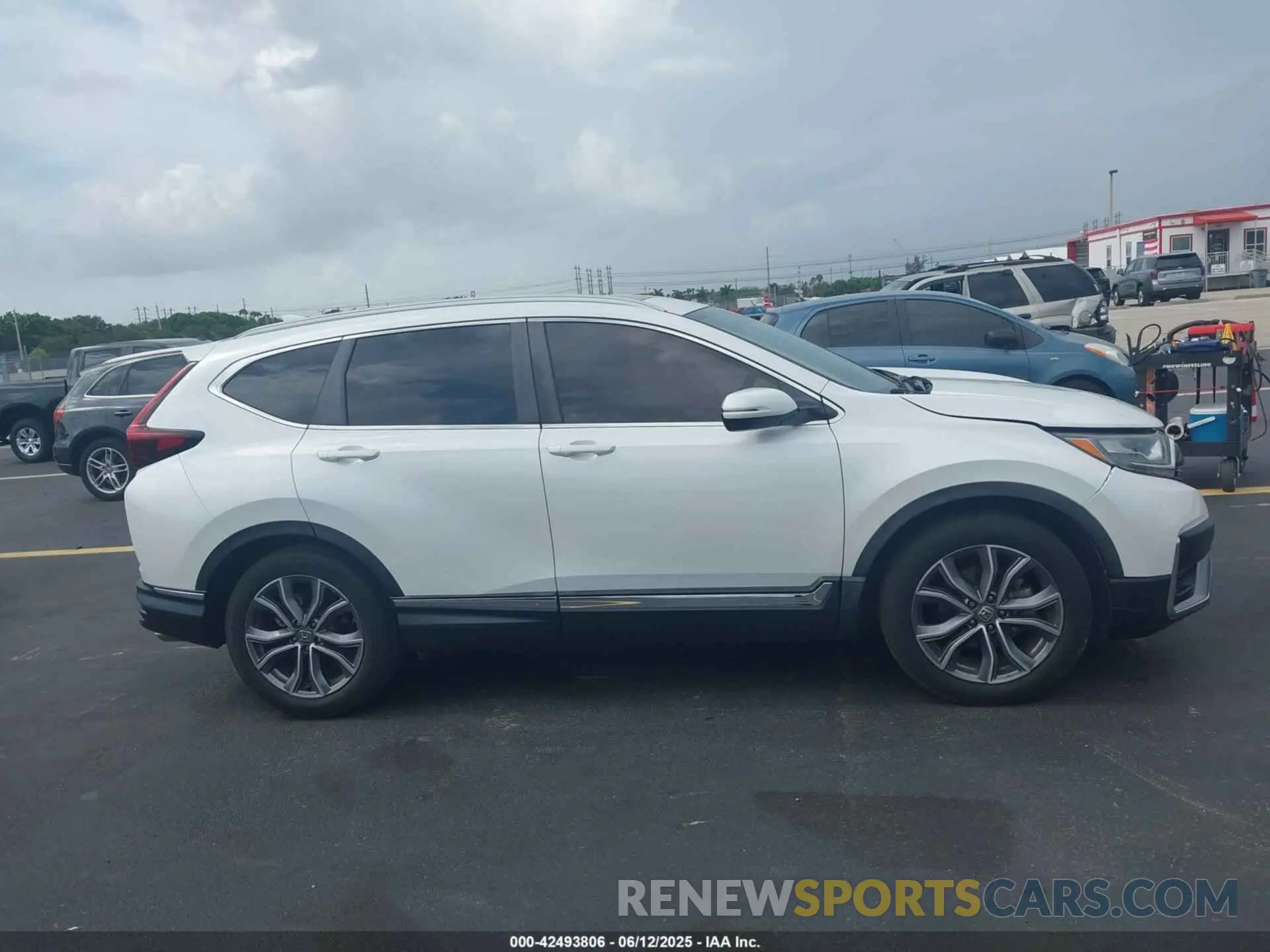 13 Photograph of a damaged car 2HKRW1H92MH410113 HONDA CR-V 2021