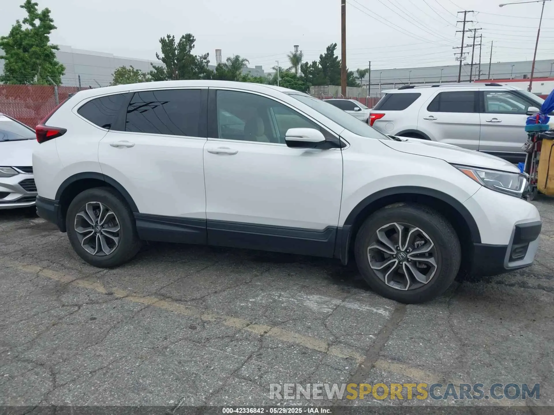 13 Photograph of a damaged car 2HKRW2H50MH656807 HONDA CR-V 2021