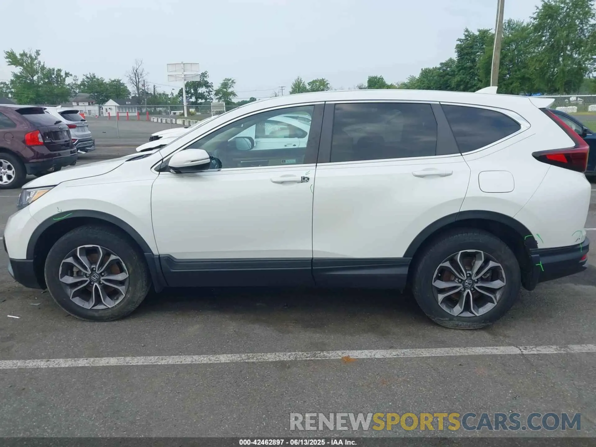 14 Photograph of a damaged car 2HKRW2H53MH645378 HONDA CR-V 2021