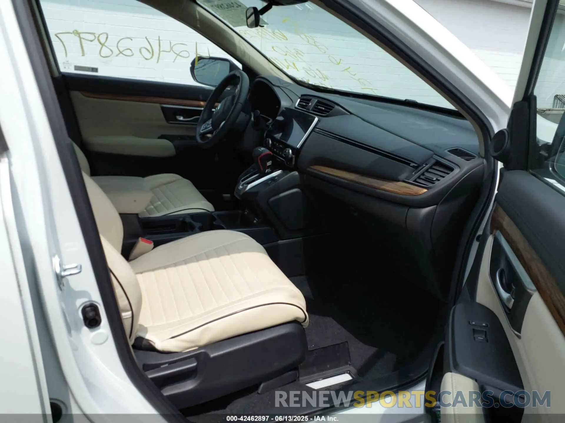 5 Photograph of a damaged car 2HKRW2H53MH645378 HONDA CR-V 2021