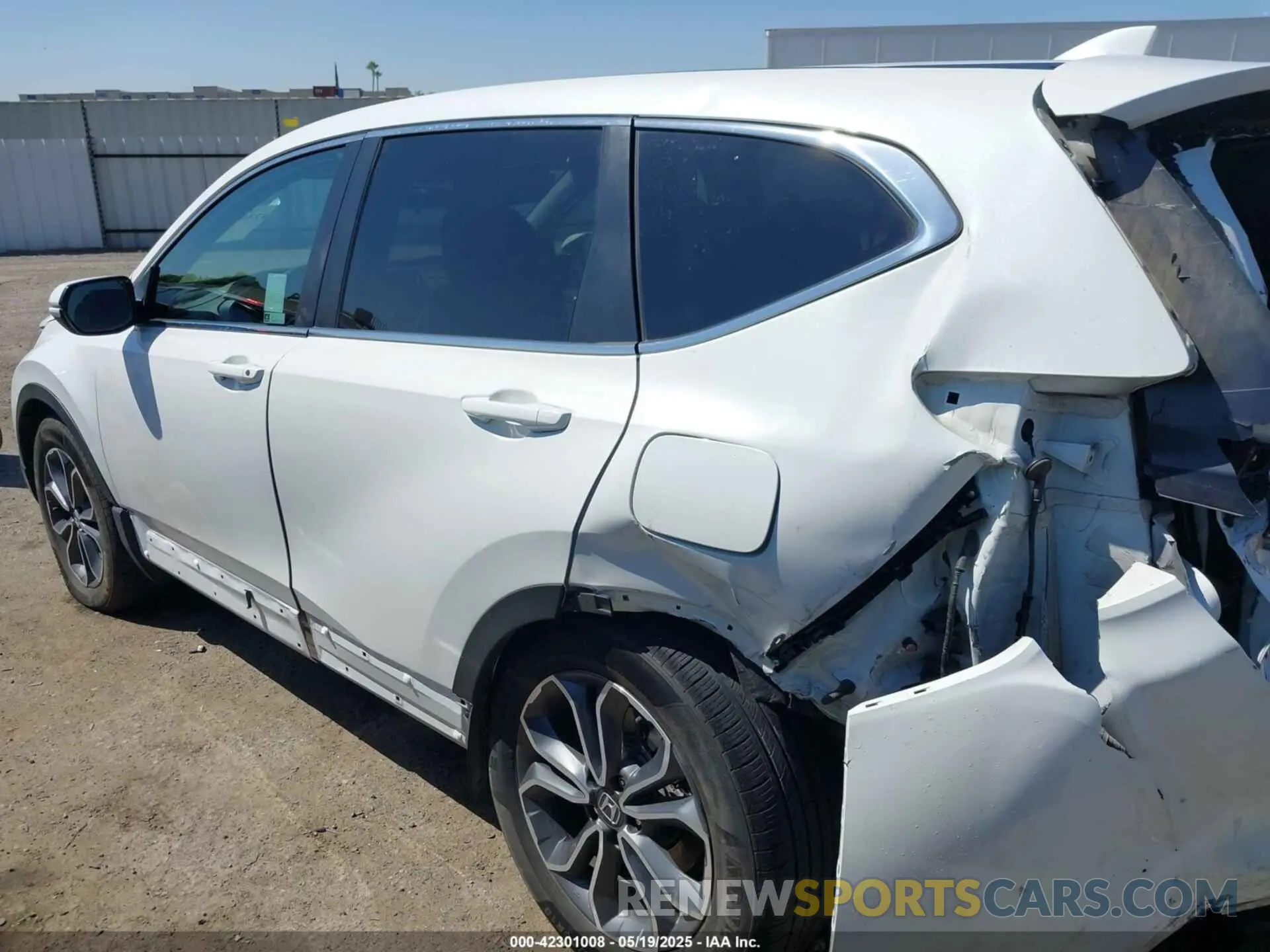 14 Photograph of a damaged car 2HKRW2H53MH649429 HONDA CR-V 2021