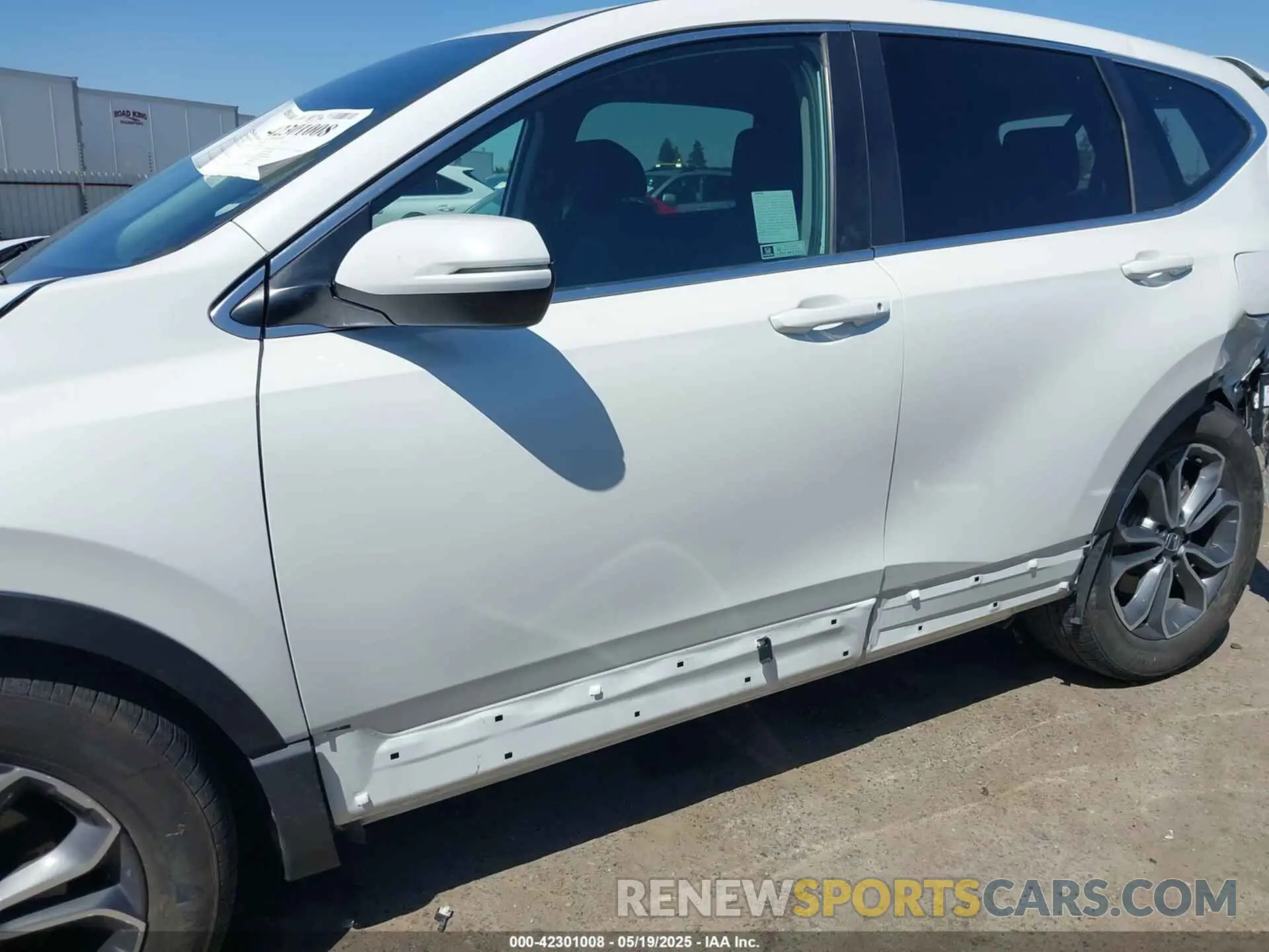 17 Photograph of a damaged car 2HKRW2H53MH649429 HONDA CR-V 2021