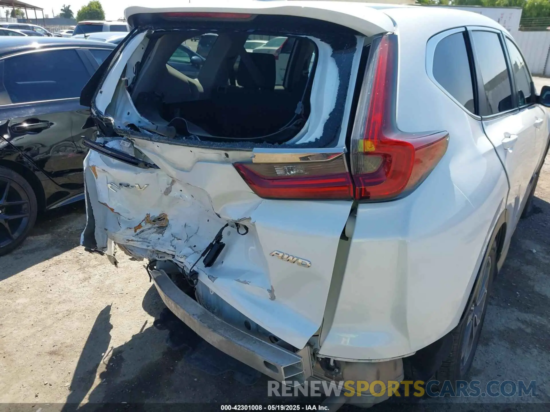 18 Photograph of a damaged car 2HKRW2H53MH649429 HONDA CR-V 2021