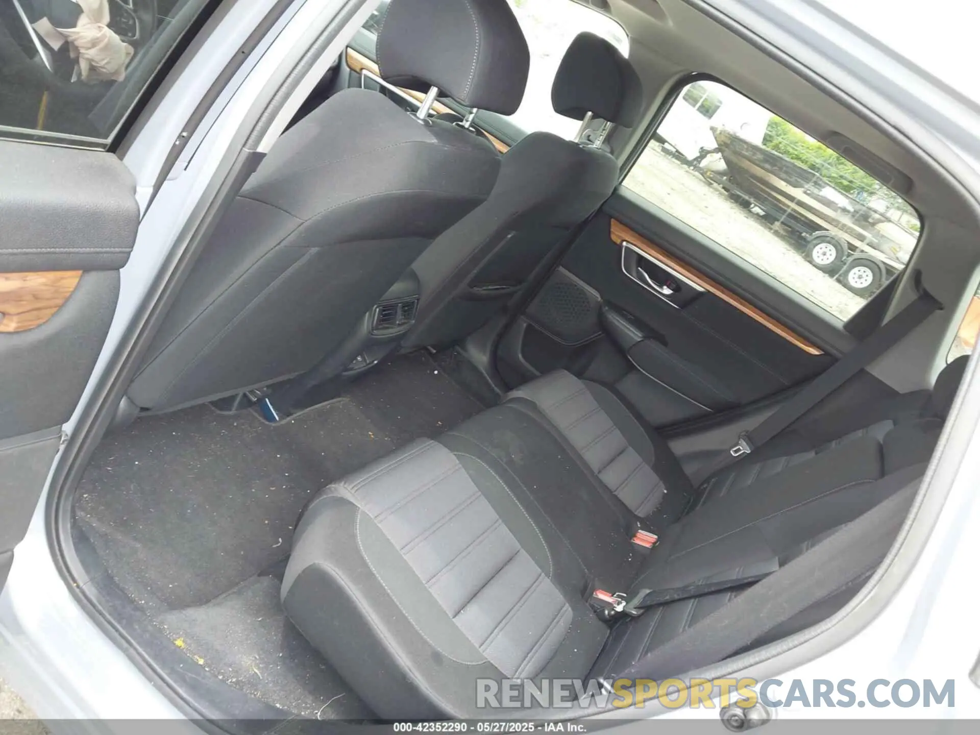 18 Photograph of a damaged car 2HKRW2H57MH647036 HONDA CR-V 2021