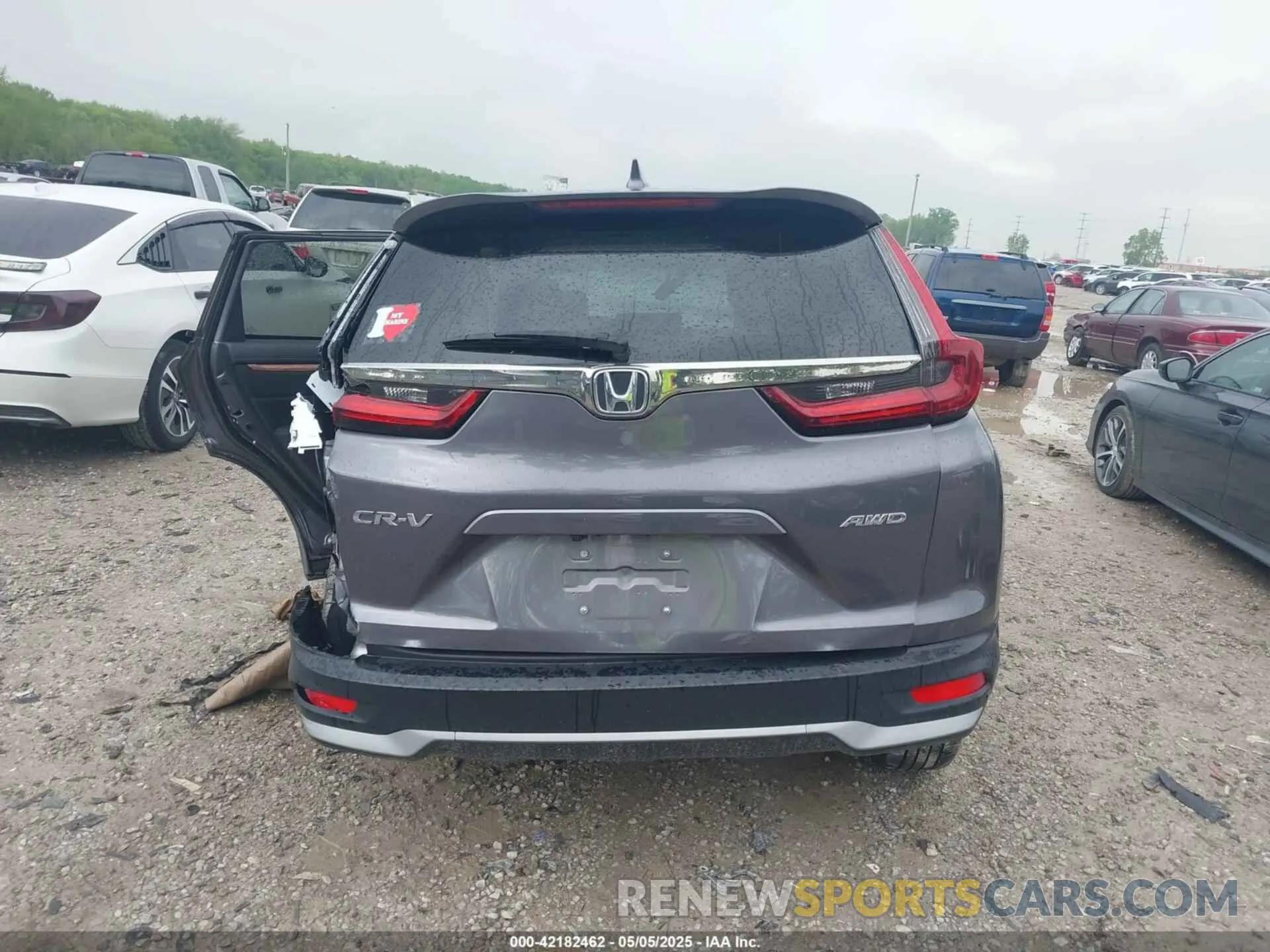 17 Photograph of a damaged car 2HKRW2H59MH674125 HONDA CR-V 2021