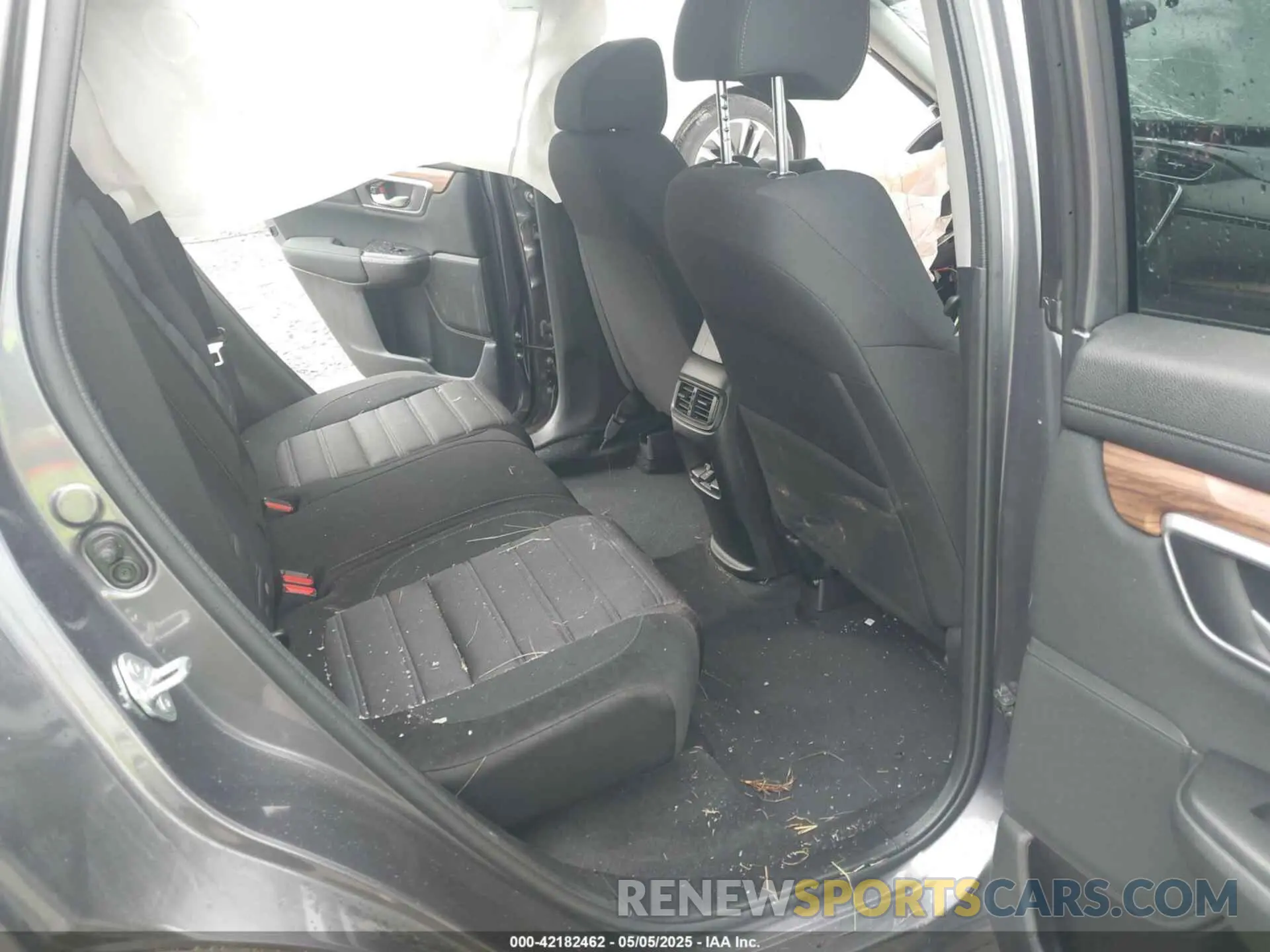 8 Photograph of a damaged car 2HKRW2H59MH674125 HONDA CR-V 2021