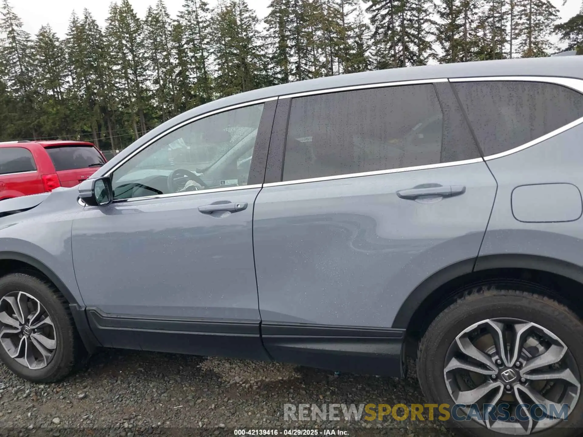 14 Photograph of a damaged car 2HKRW2H81MH646331 HONDA CR-V 2021