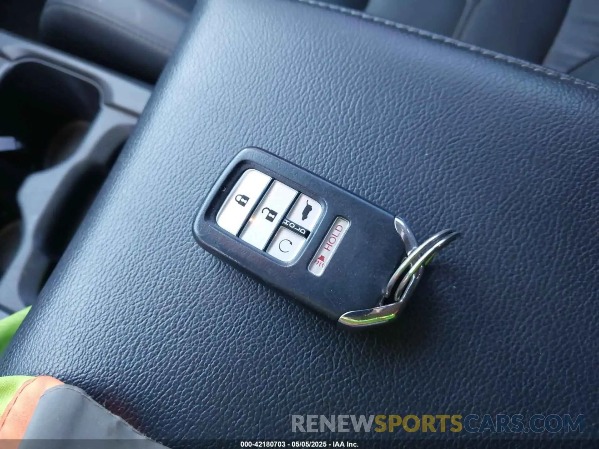 11 Photograph of a damaged car 2HKRW2H82MH637556 HONDA CR-V 2021