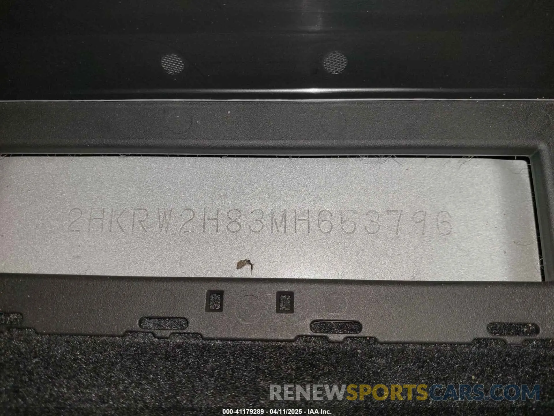 17 Photograph of a damaged car 2HKRW2H83MH653796 HONDA CR-V 2021