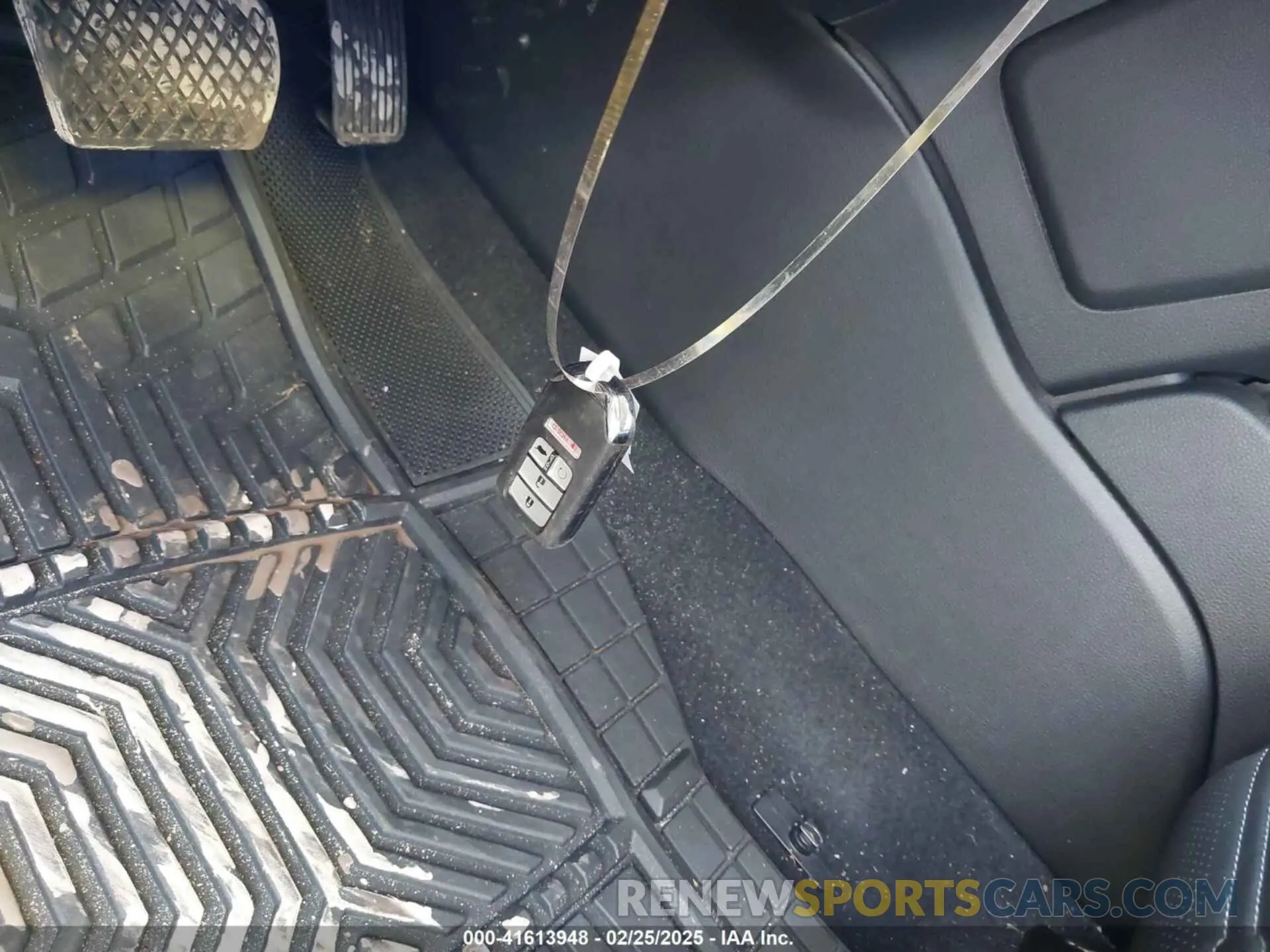 11 Photograph of a damaged car 2HKRW2H84MH679808 HONDA CR-V 2021