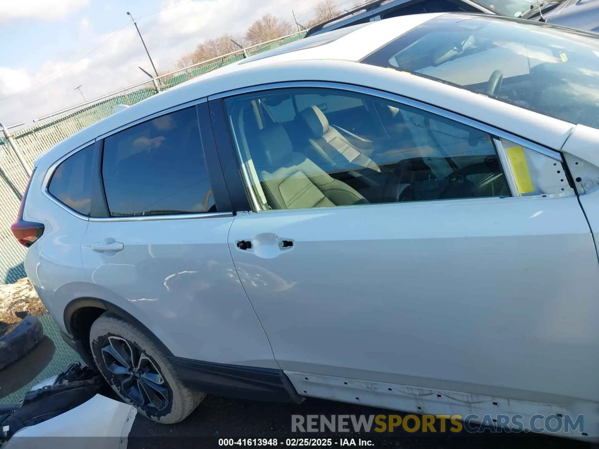 14 Photograph of a damaged car 2HKRW2H84MH679808 HONDA CR-V 2021