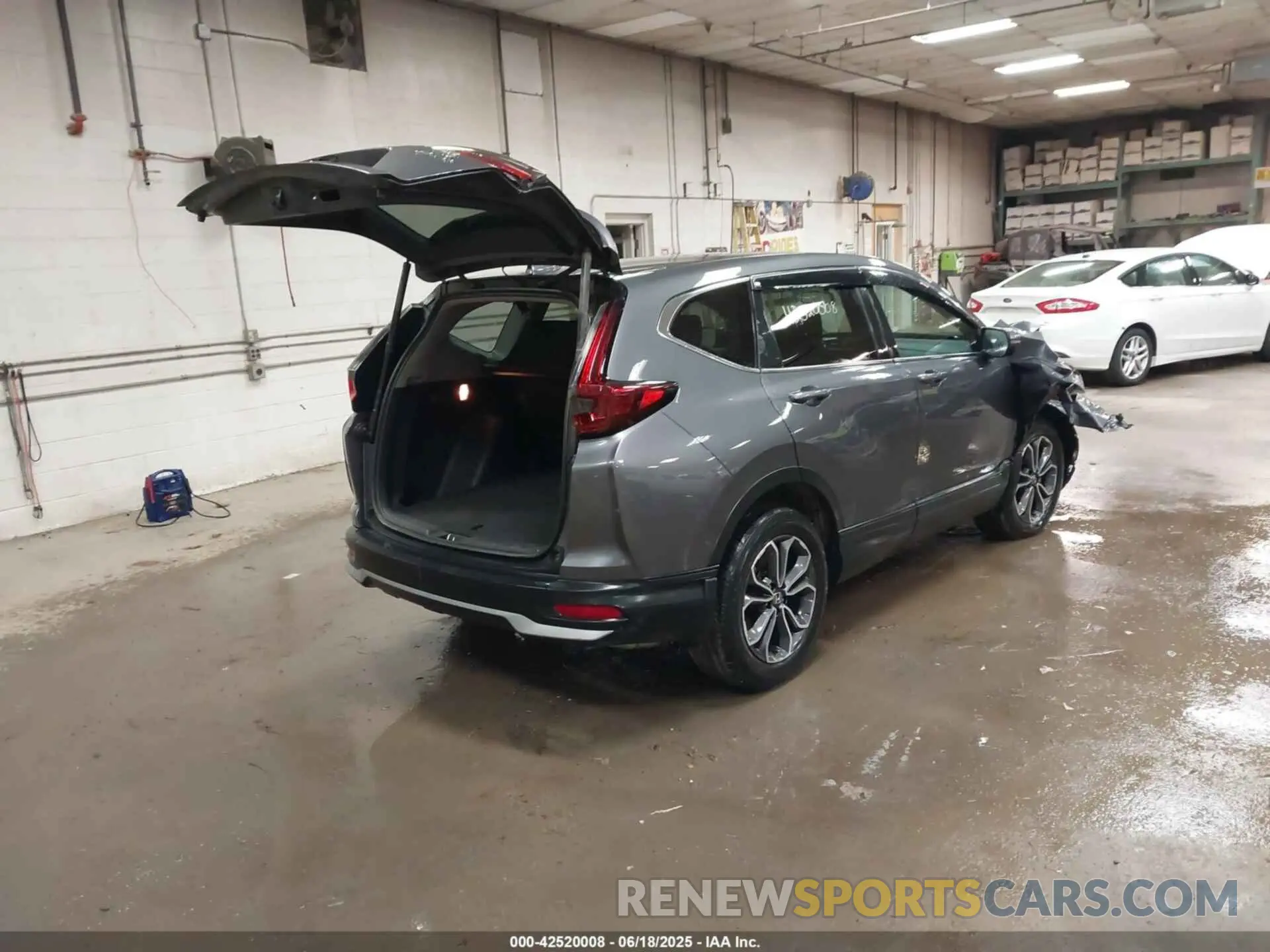 4 Photograph of a damaged car 2HKRW2H87MH648746 HONDA CR-V 2021