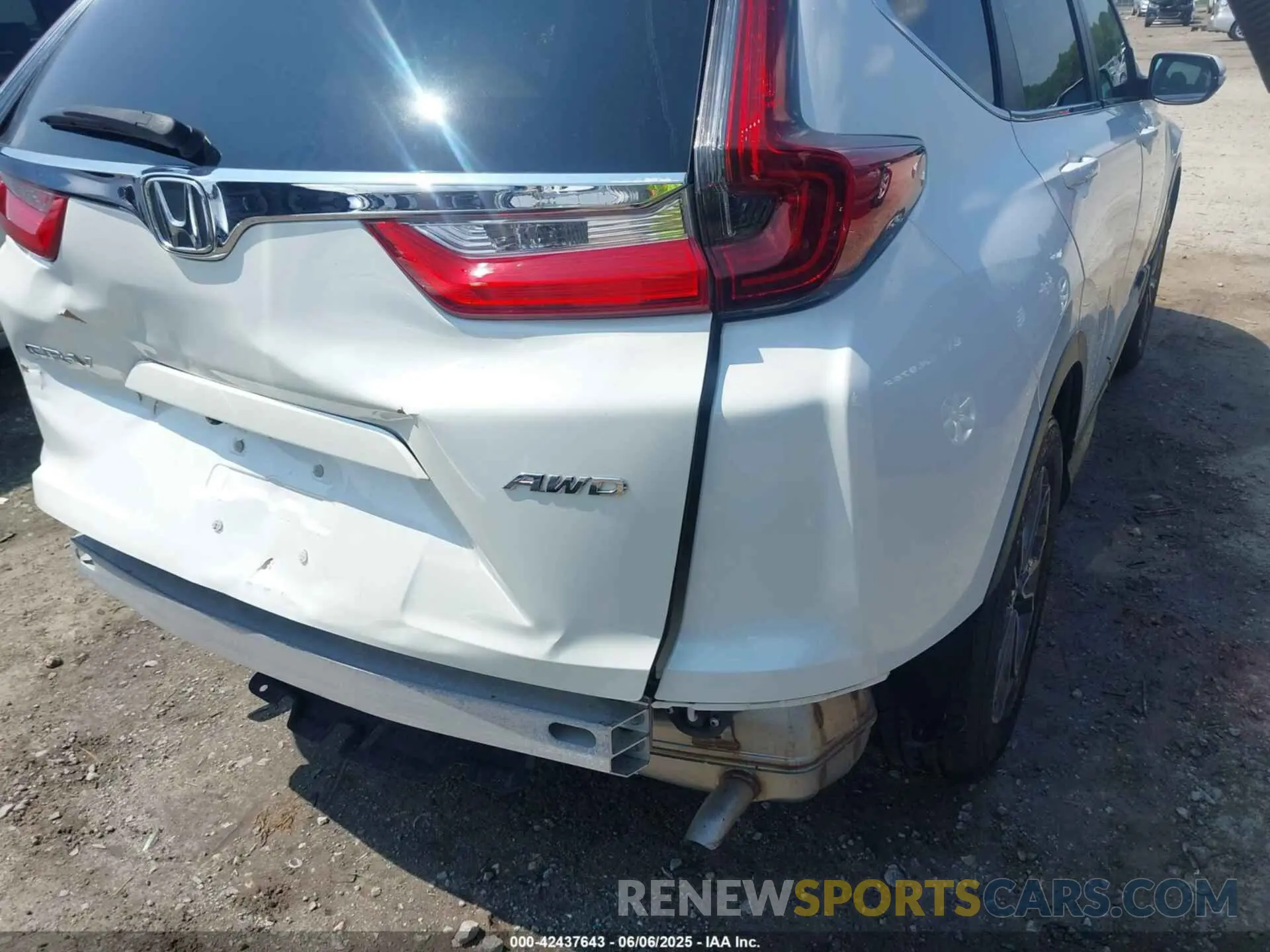 18 Photograph of a damaged car 2HKRW2H89MH605381 HONDA CR-V 2021