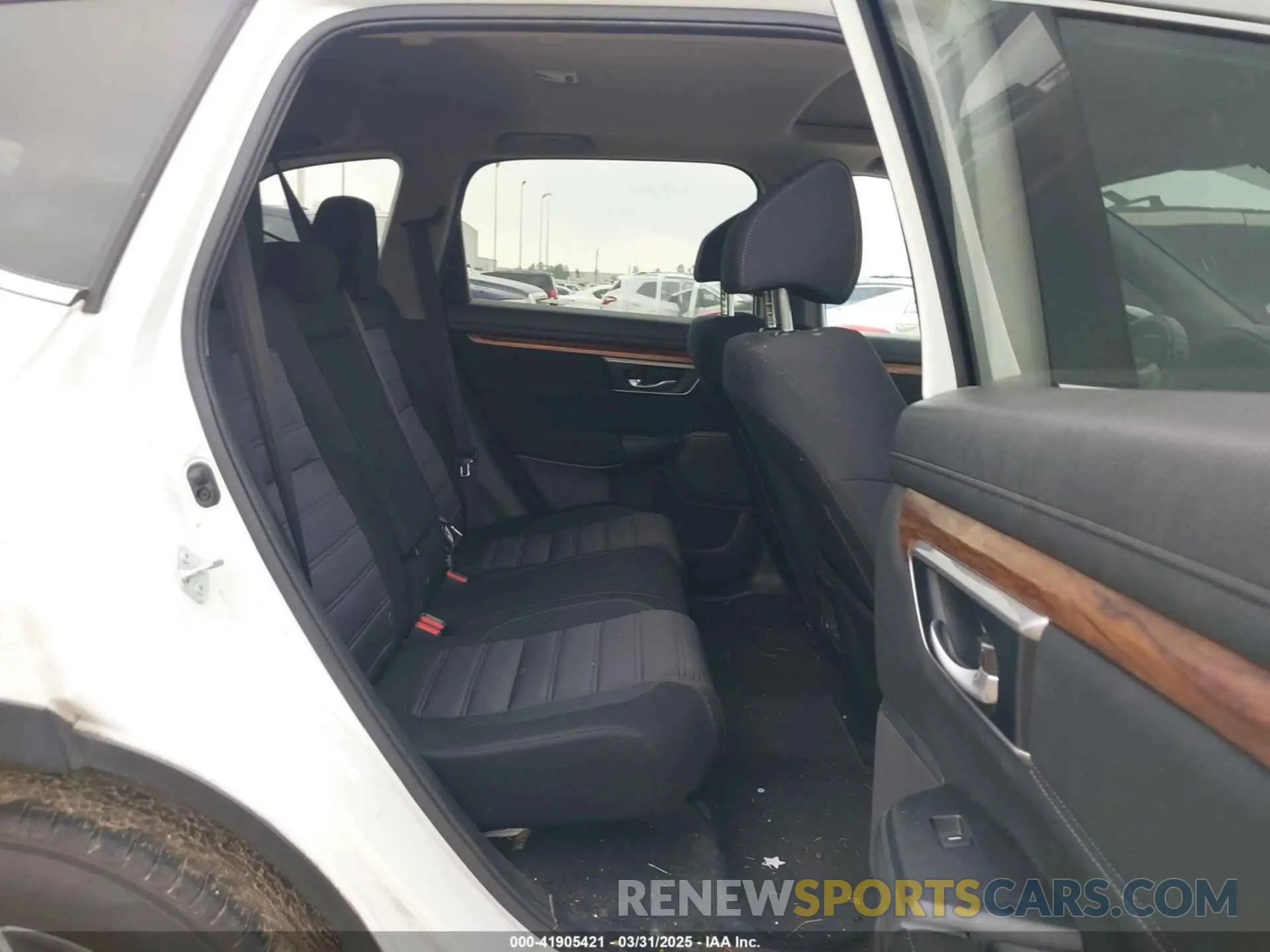 8 Photograph of a damaged car 5J6RW1H54MA005370 HONDA CR-V 2021