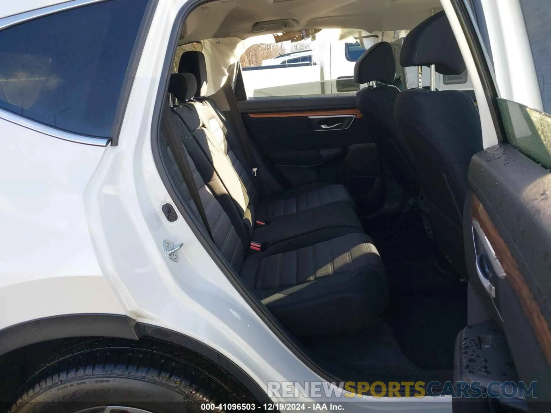8 Photograph of a damaged car 5J6RW2H56MA012505 HONDA CR-V 2021