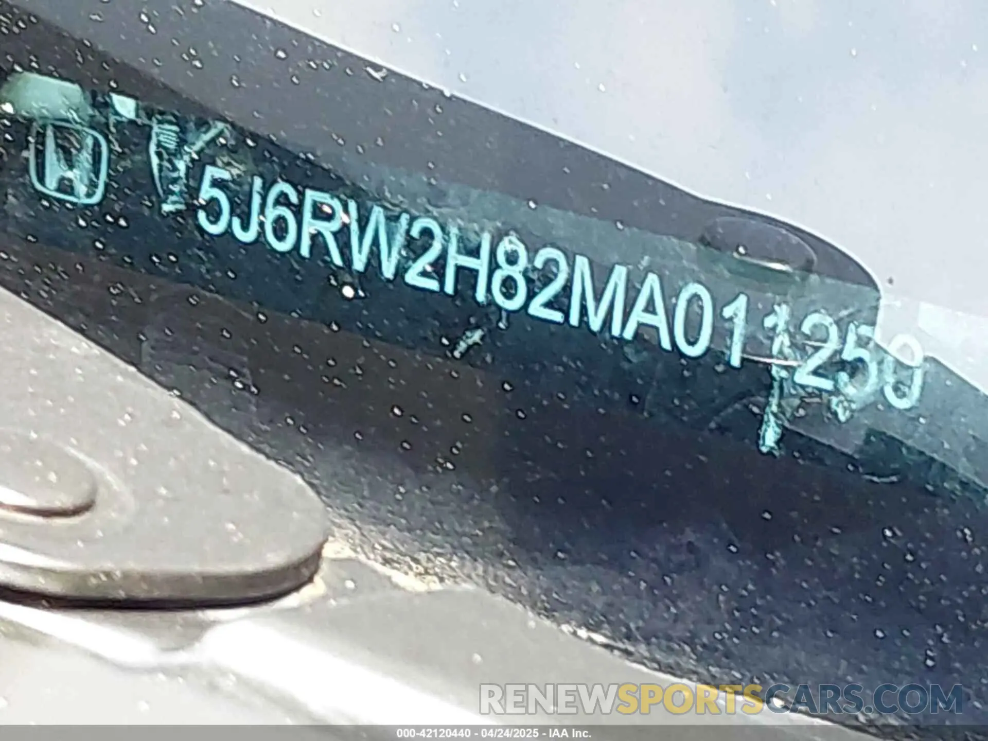 17 Photograph of a damaged car 5J6RW2H82MA011250 HONDA CR-V 2021