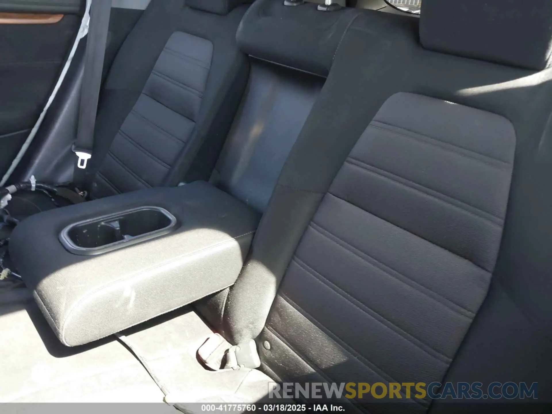 8 Photograph of a damaged car 5J6RW2H83MA011659 HONDA CR-V 2021