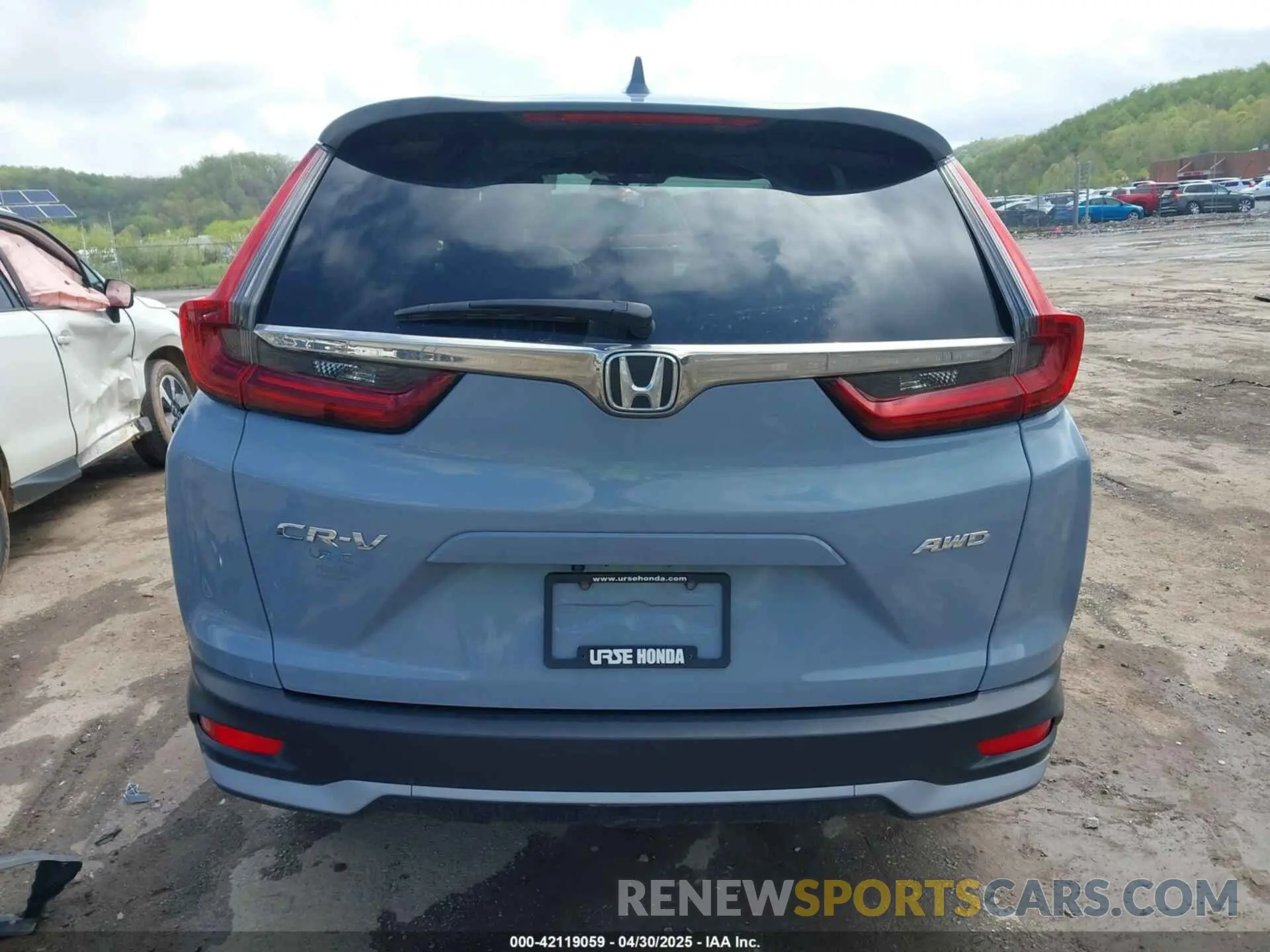 17 Photograph of a damaged car 5J6RW2H84MA015722 HONDA CR-V 2021