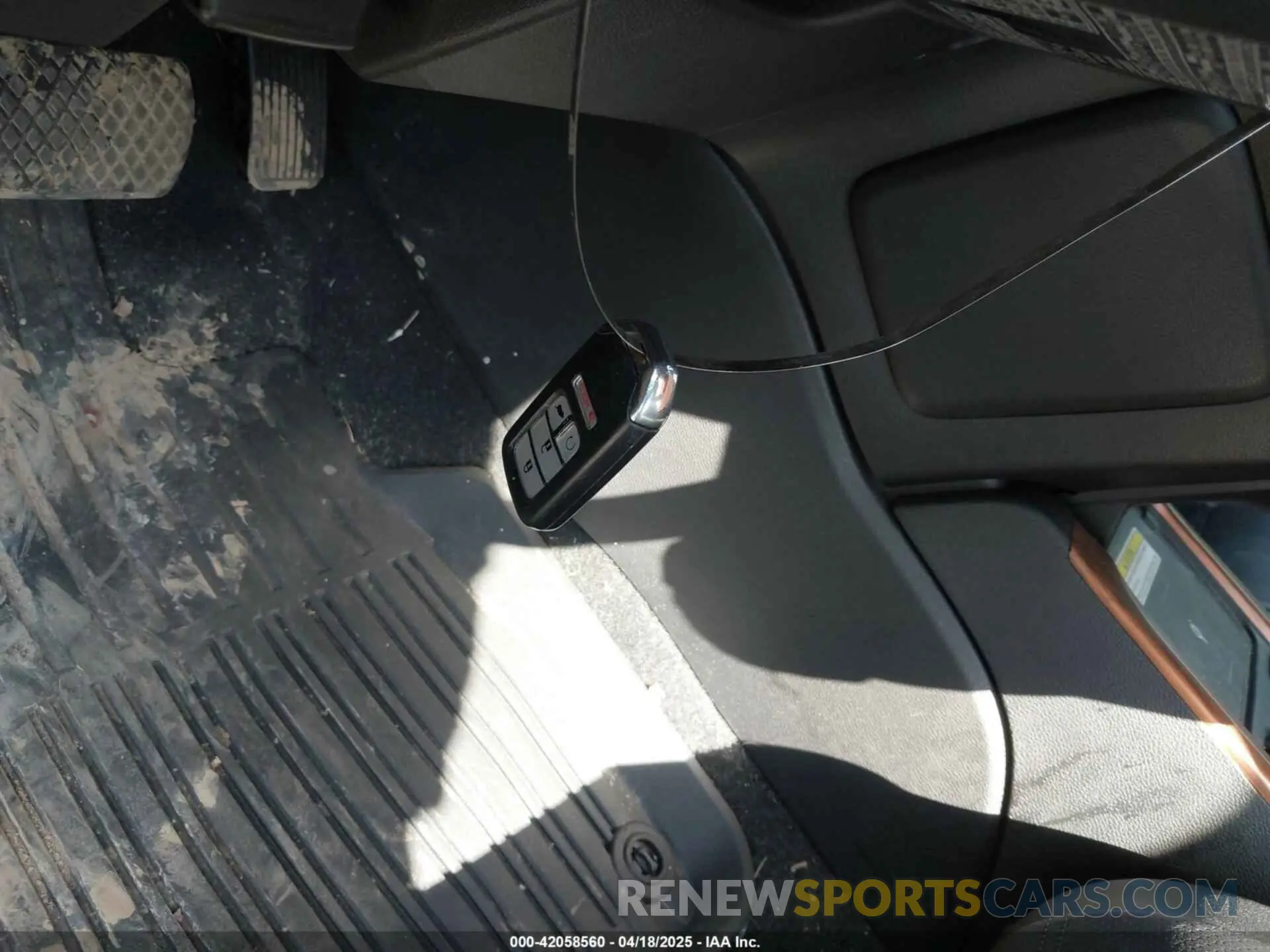 11 Photograph of a damaged car 5J6RW2H94ML013546 HONDA CR-V 2021