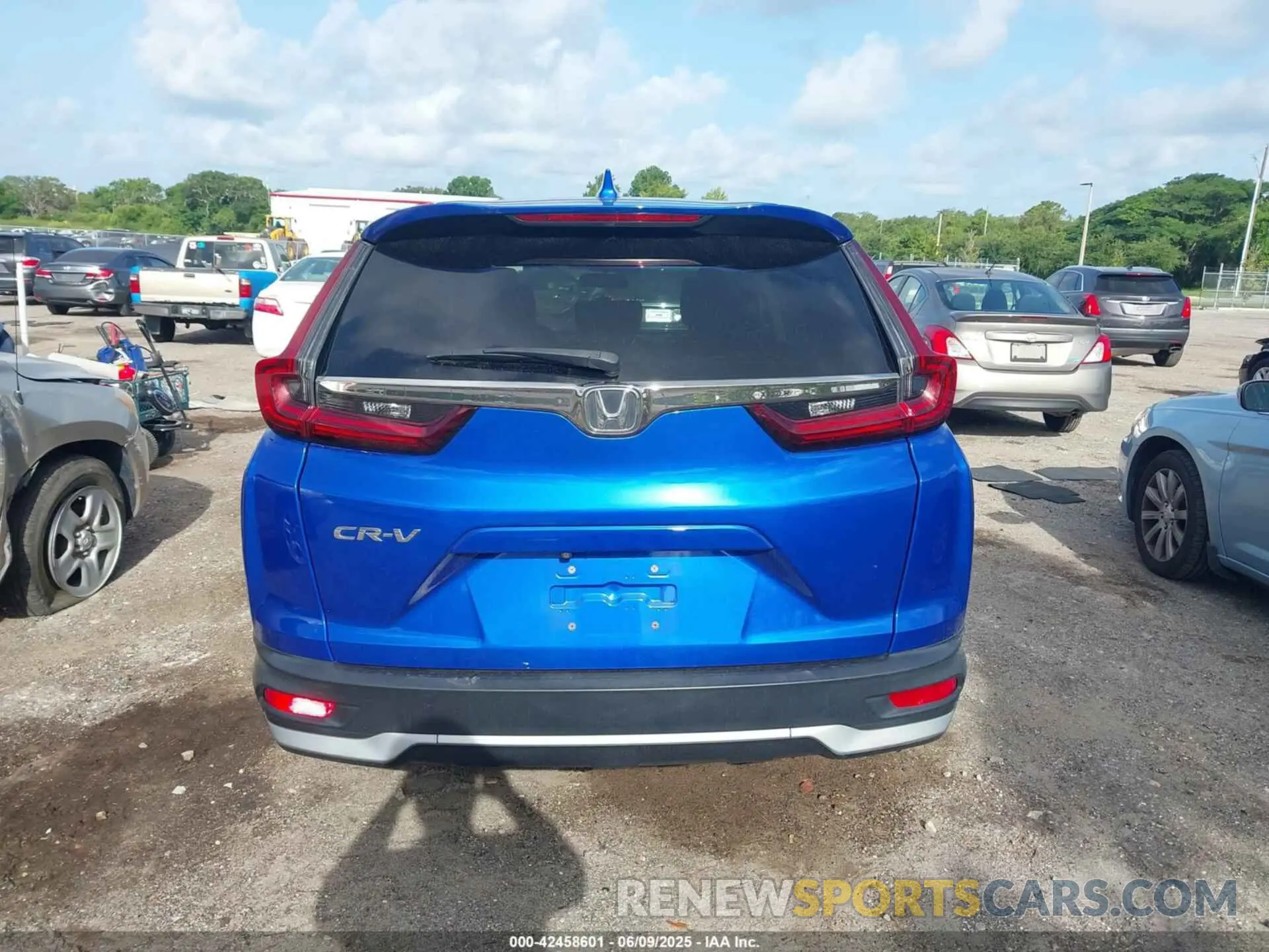17 Photograph of a damaged car 7FARW1H59ME007732 HONDA CR-V 2021