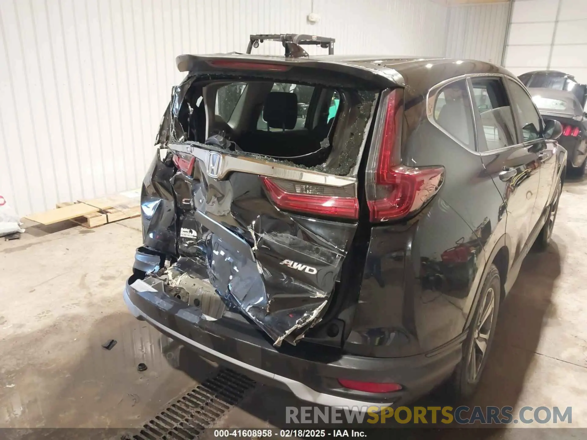17 Photograph of a damaged car 7FARW2H29ME016037 HONDA CR-V 2021