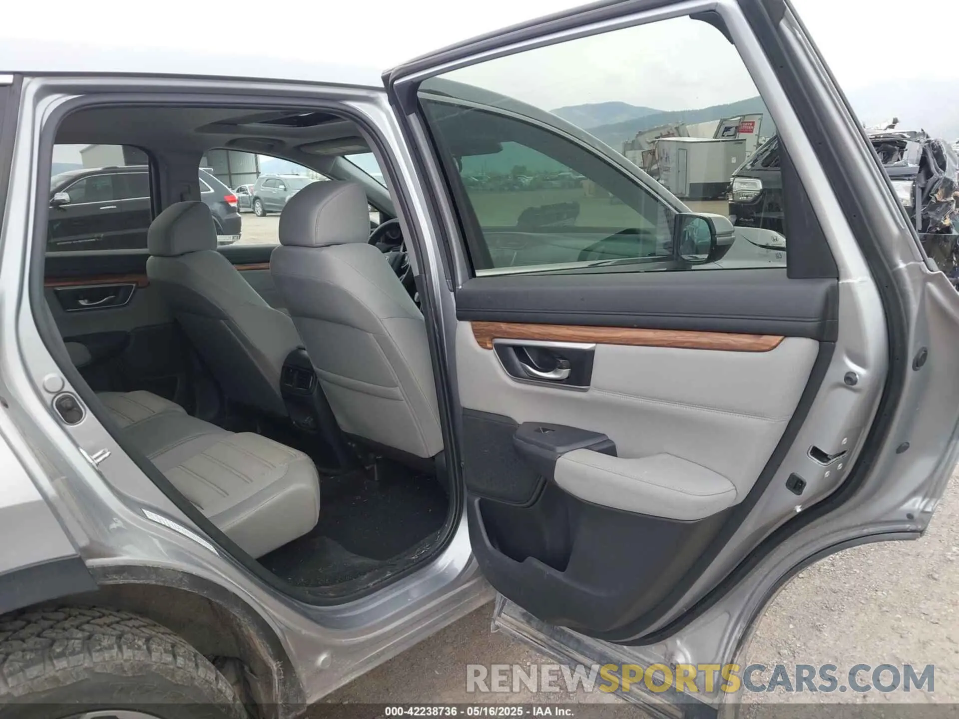 8 Photograph of a damaged car 7FARW2H53ME025181 HONDA CR-V 2021