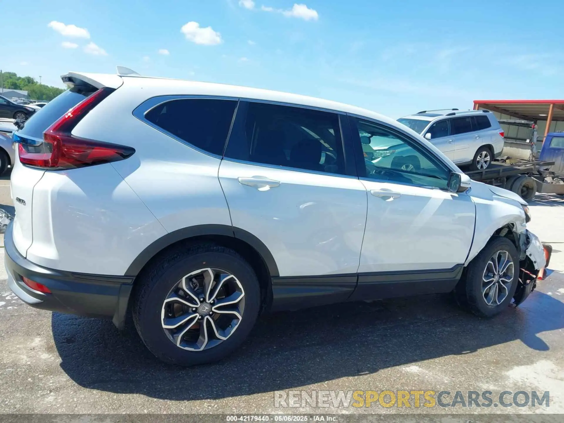 14 Photograph of a damaged car 7FARW2H55ME017552 HONDA CR-V 2021