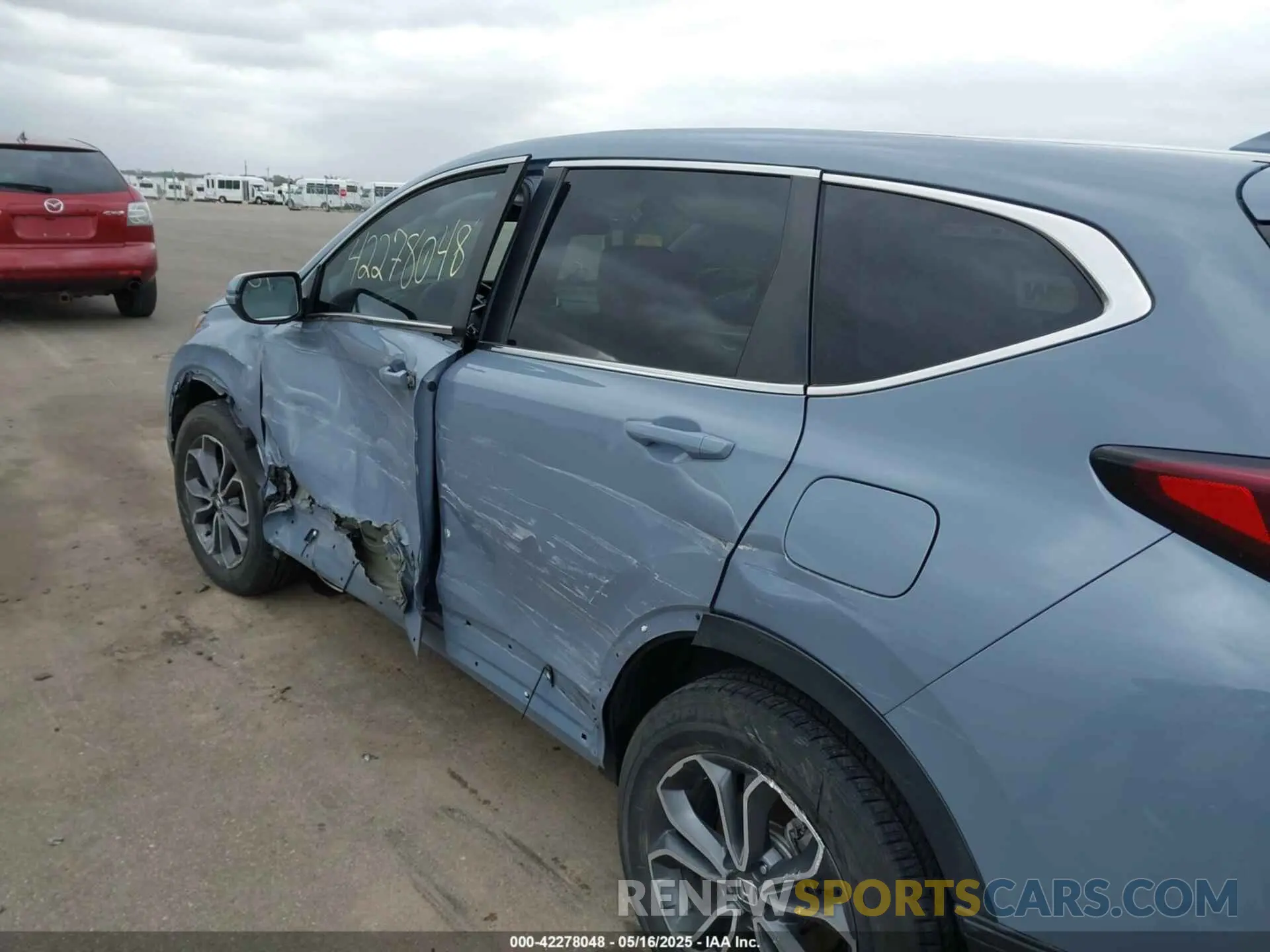 17 Photograph of a damaged car 7FARW2H85ME035060 HONDA CR-V 2021