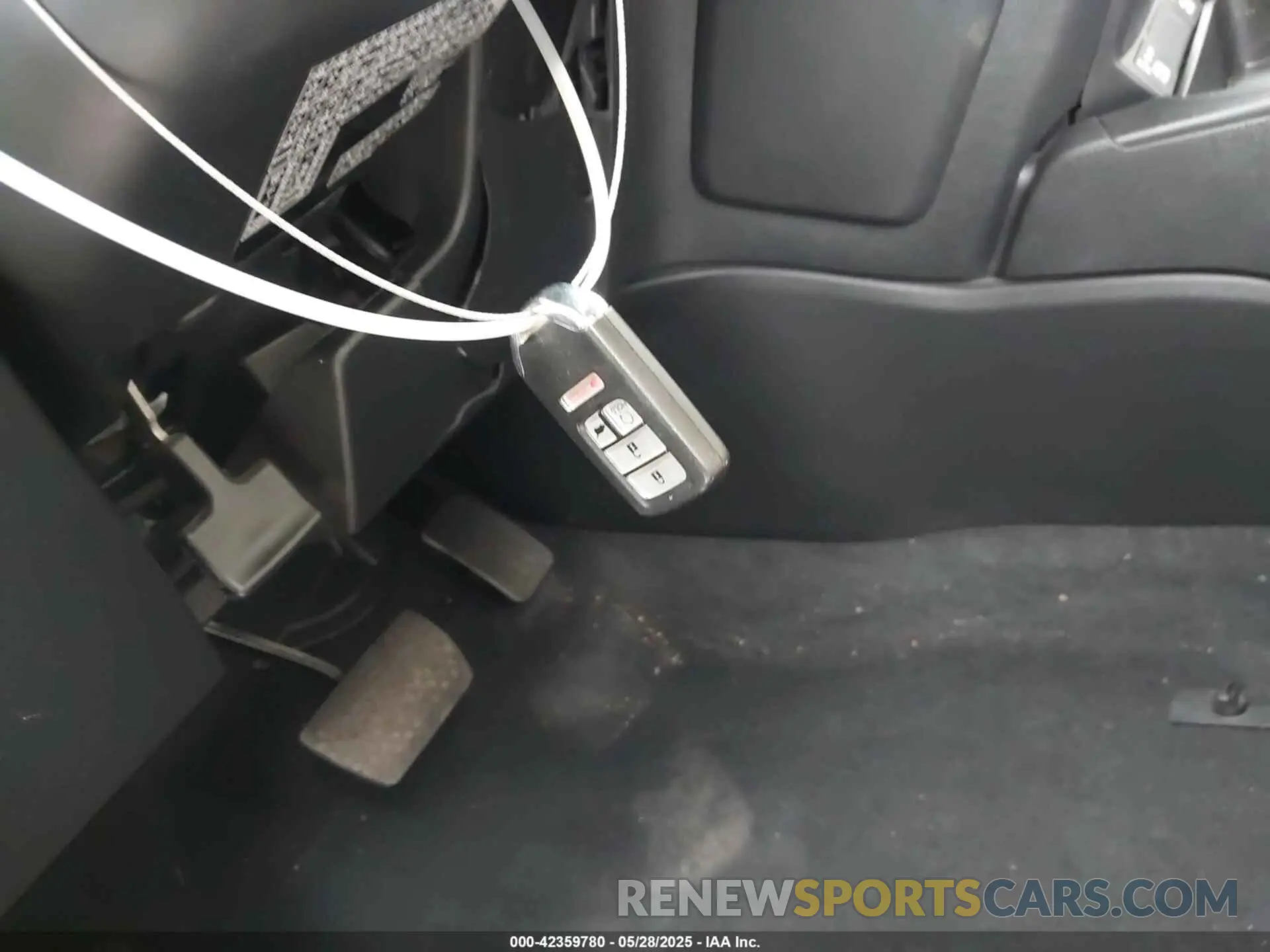11 Photograph of a damaged car 2HKRW1H56NH400456 HONDA CR-V 2022