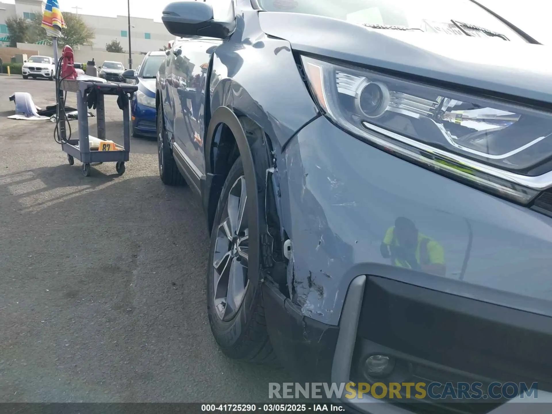 18 Photograph of a damaged car 2HKRW1H56NH404488 HONDA CR-V 2022