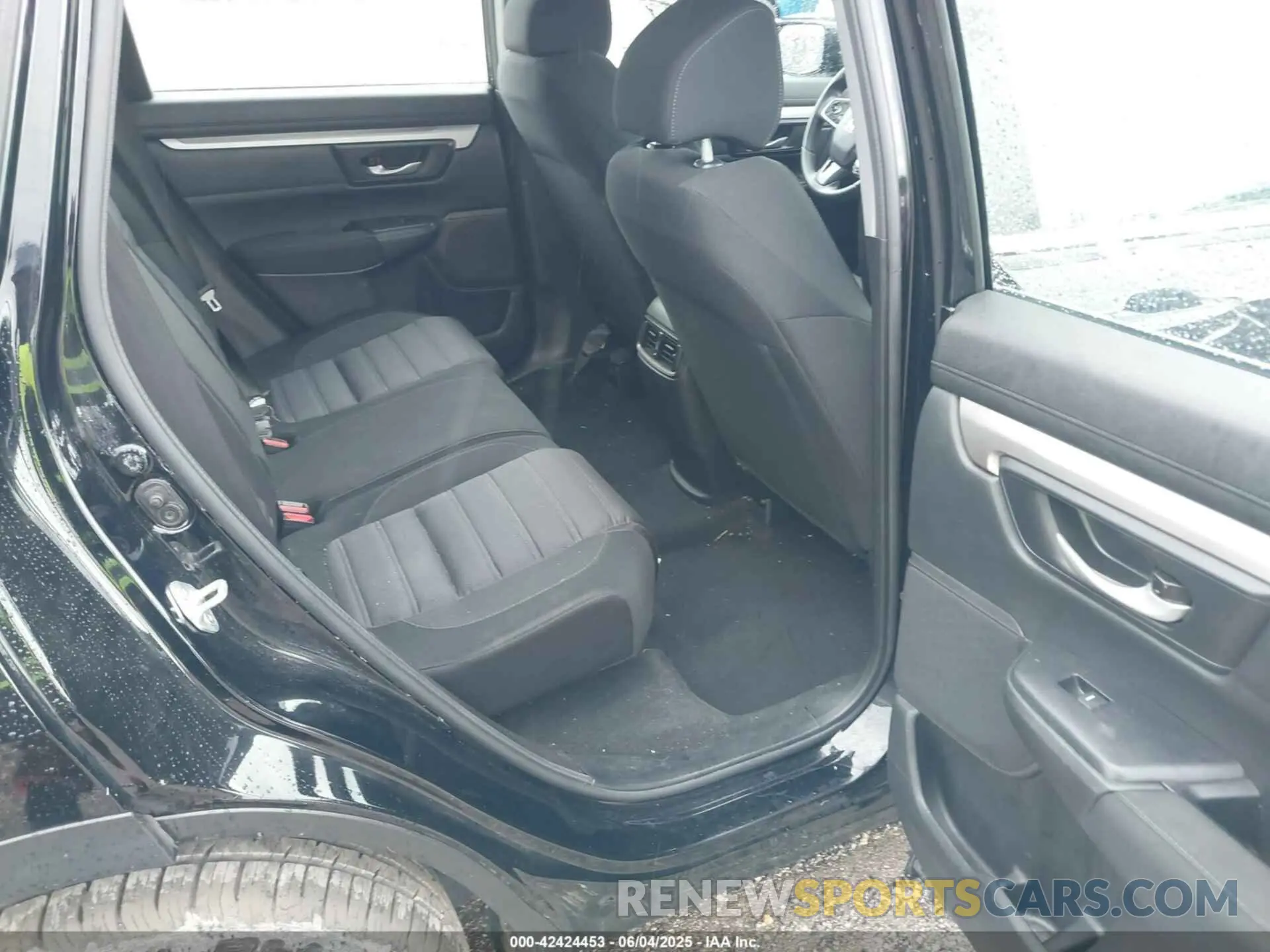 8 Photograph of a damaged car 2HKRW1H79NH402168 HONDA CR-V 2022