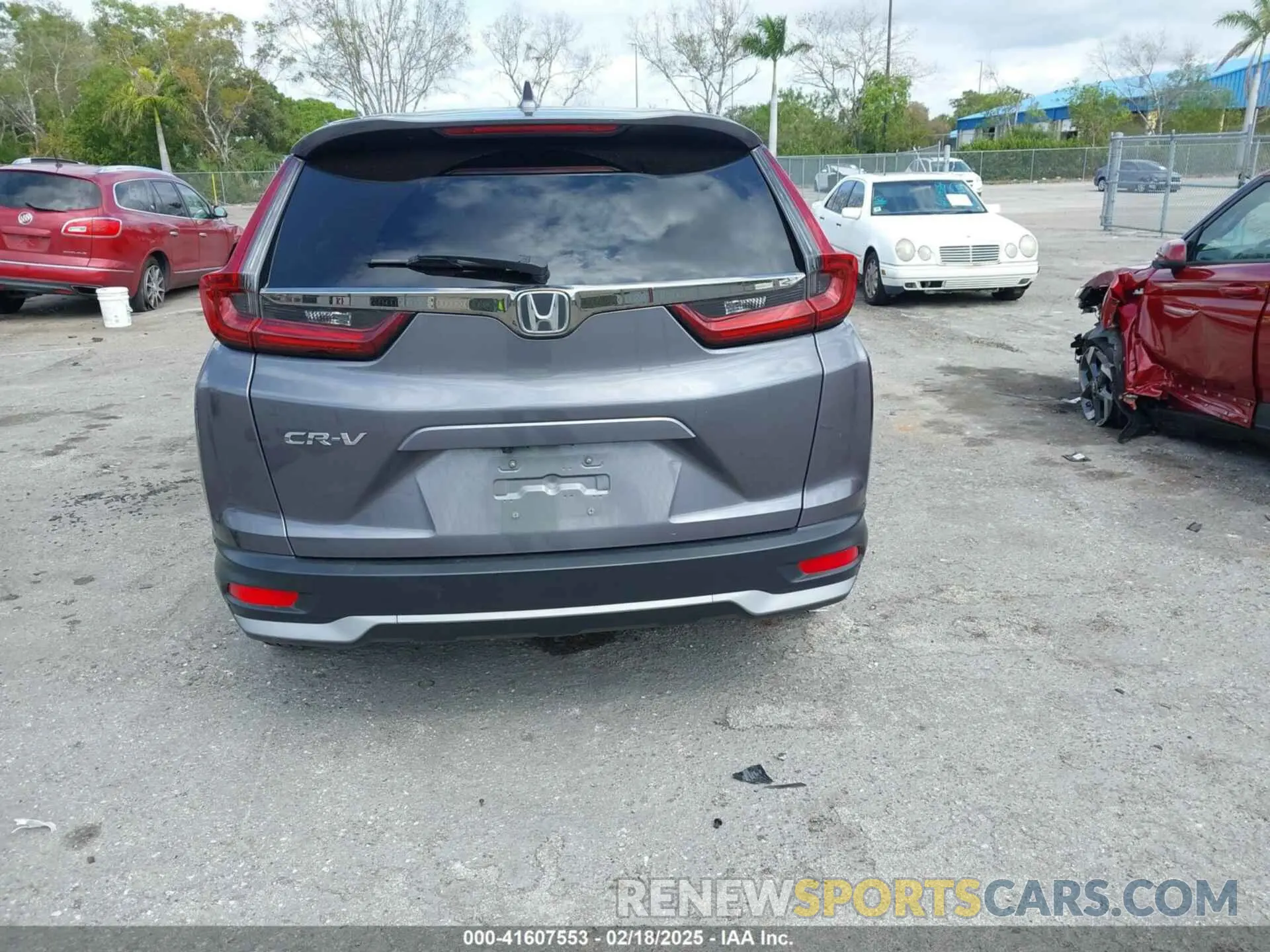 16 Photograph of a damaged car 2HKRW1H84NH406962 HONDA CR-V 2022