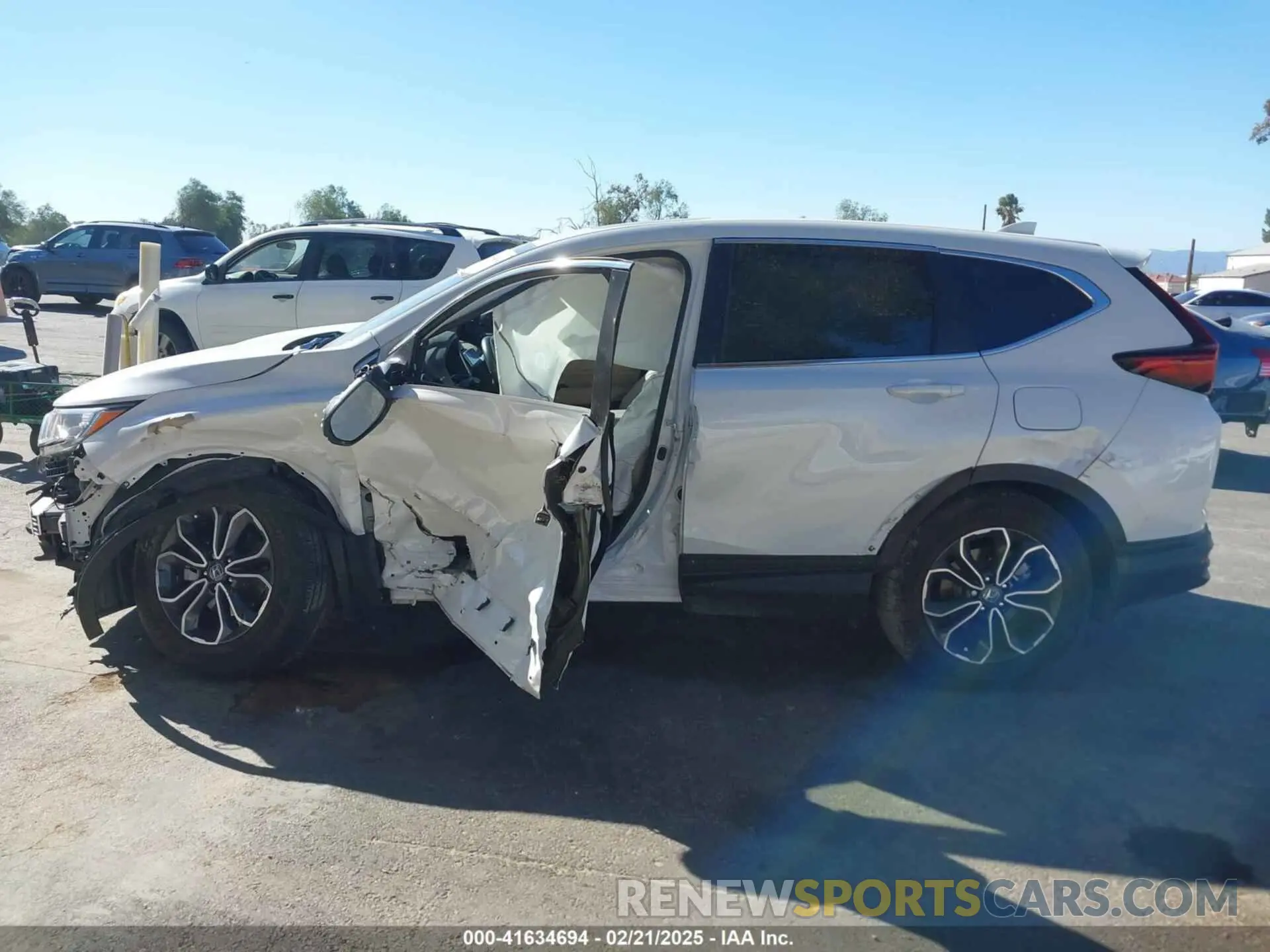 13 Photograph of a damaged car 2HKRW1H86NH400838 HONDA CR-V 2022