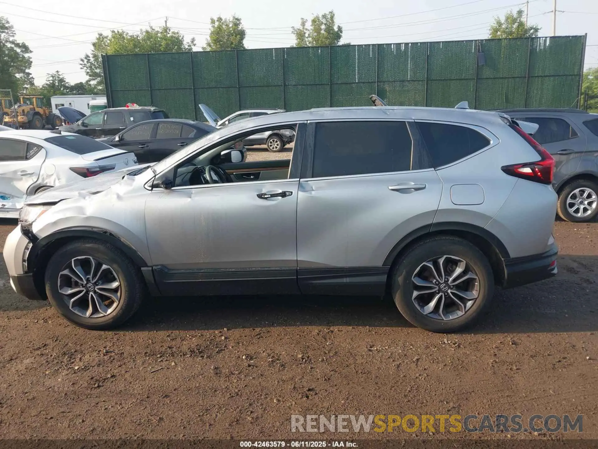 14 Photograph of a damaged car 2HKRW2H52NH604998 HONDA CR-V 2022