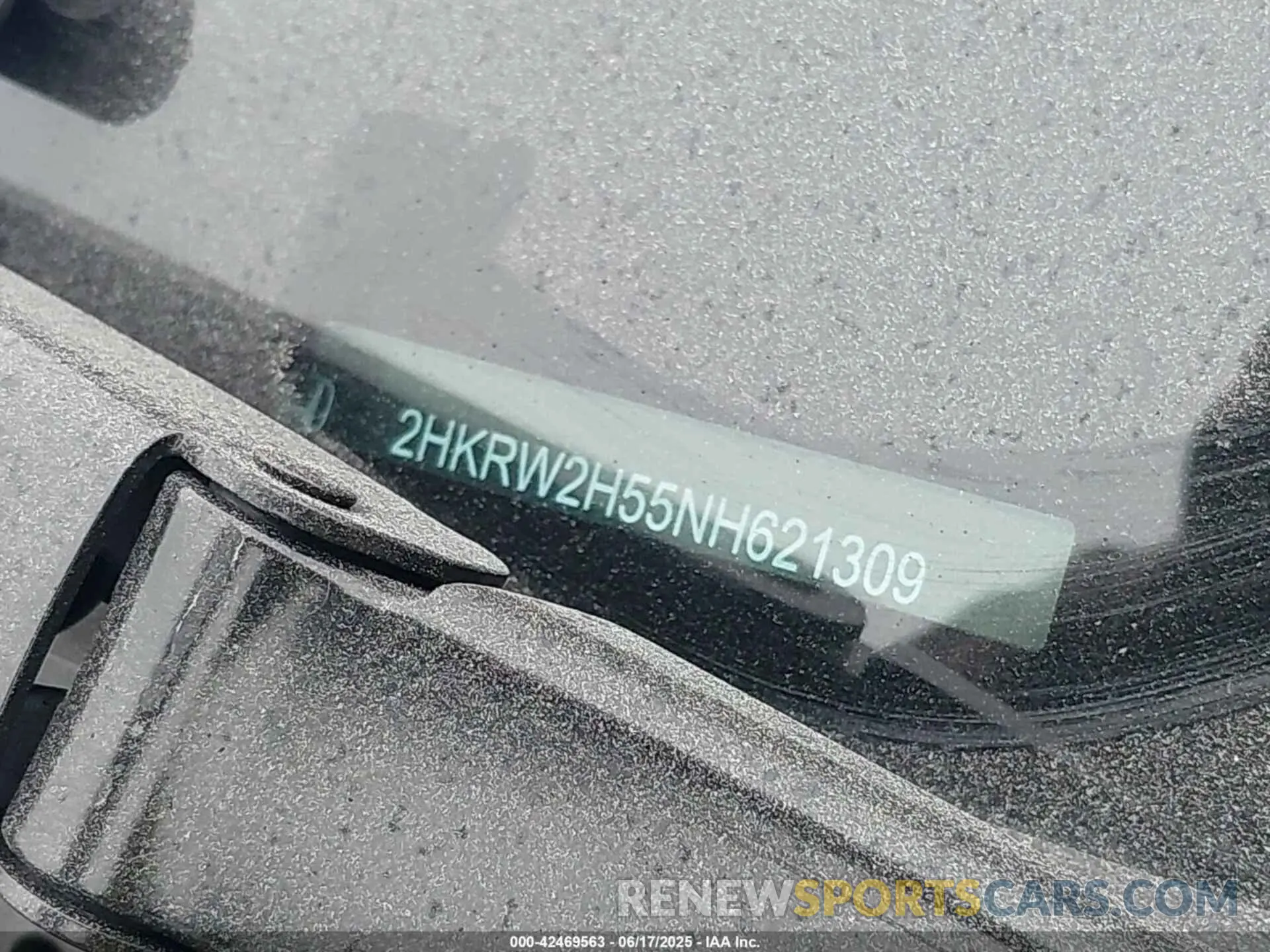17 Photograph of a damaged car 2HKRW2H55NH621309 HONDA CR-V 2022