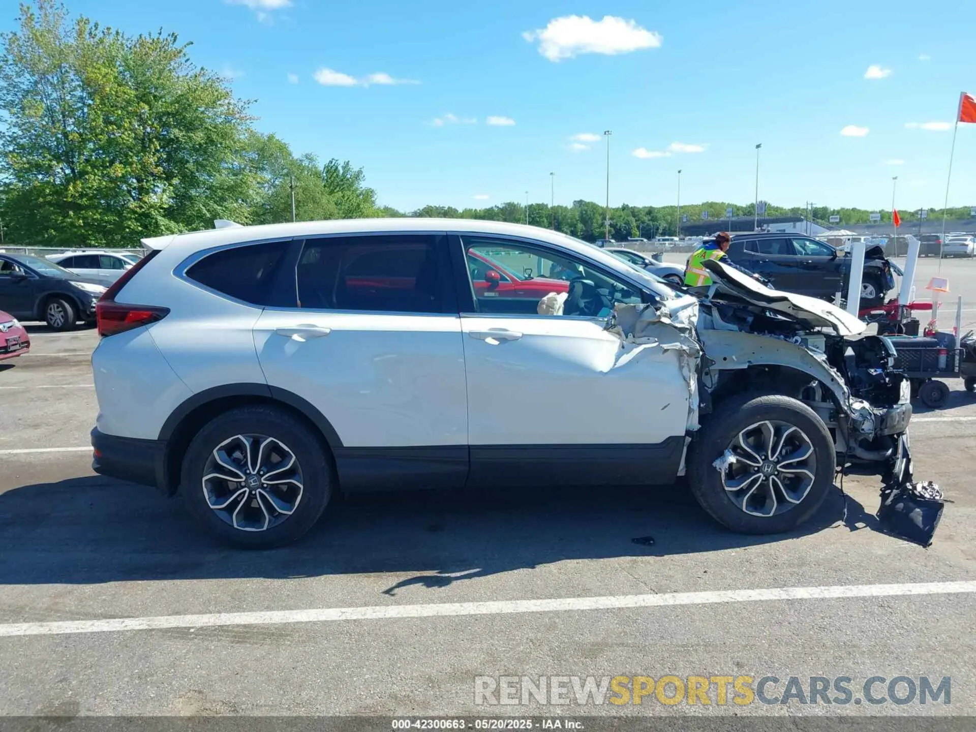 13 Photograph of a damaged car 2HKRW2H55NH671059 HONDA CR-V 2022