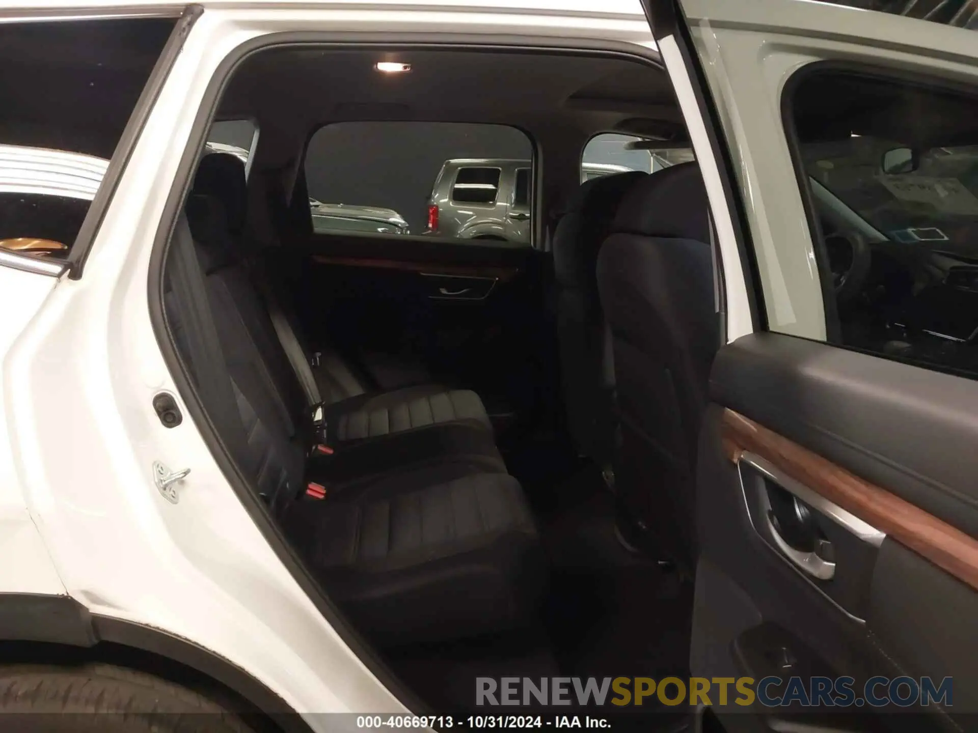8 Photograph of a damaged car 2HKRW2H56NH643027 HONDA CR-V 2022