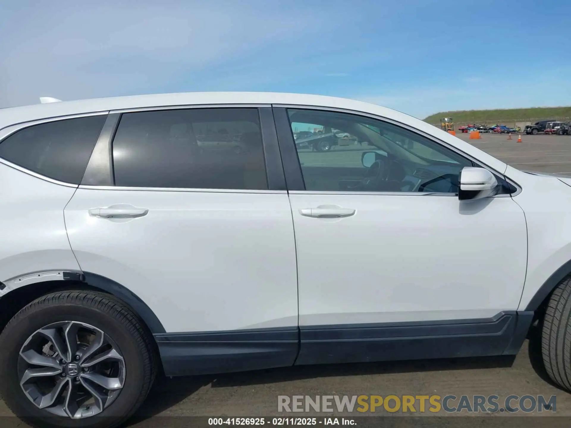 14 Photograph of a damaged car 2HKRW2H58NH613883 HONDA CR-V 2022