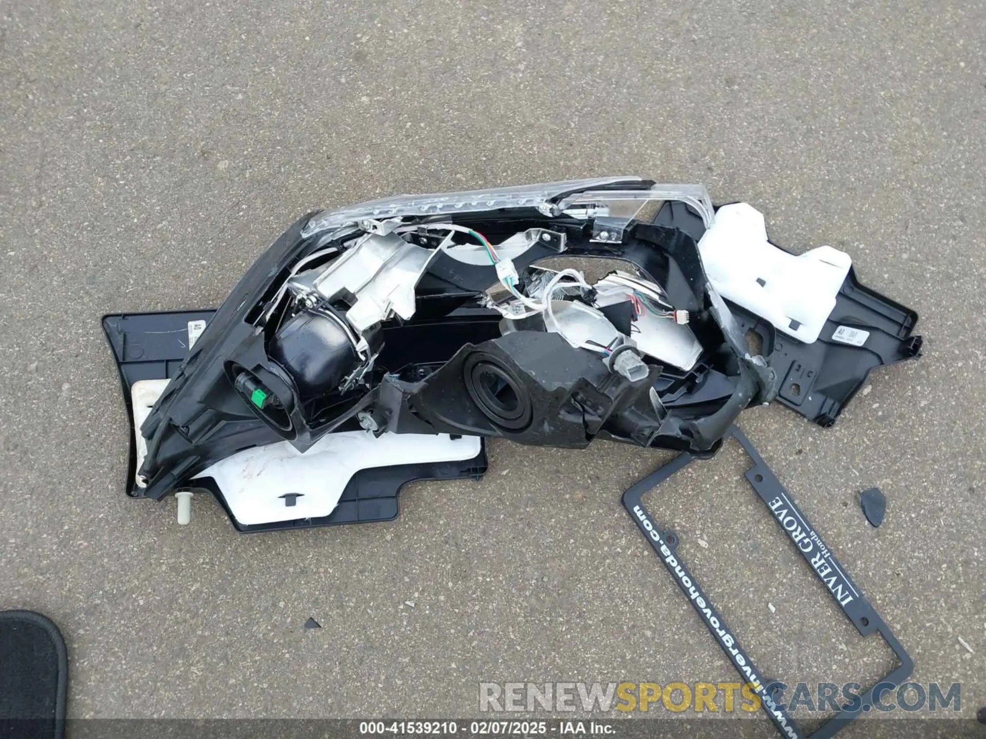 11 Photograph of a damaged car 2HKRW2H5XNH659408 HONDA CR-V 2022