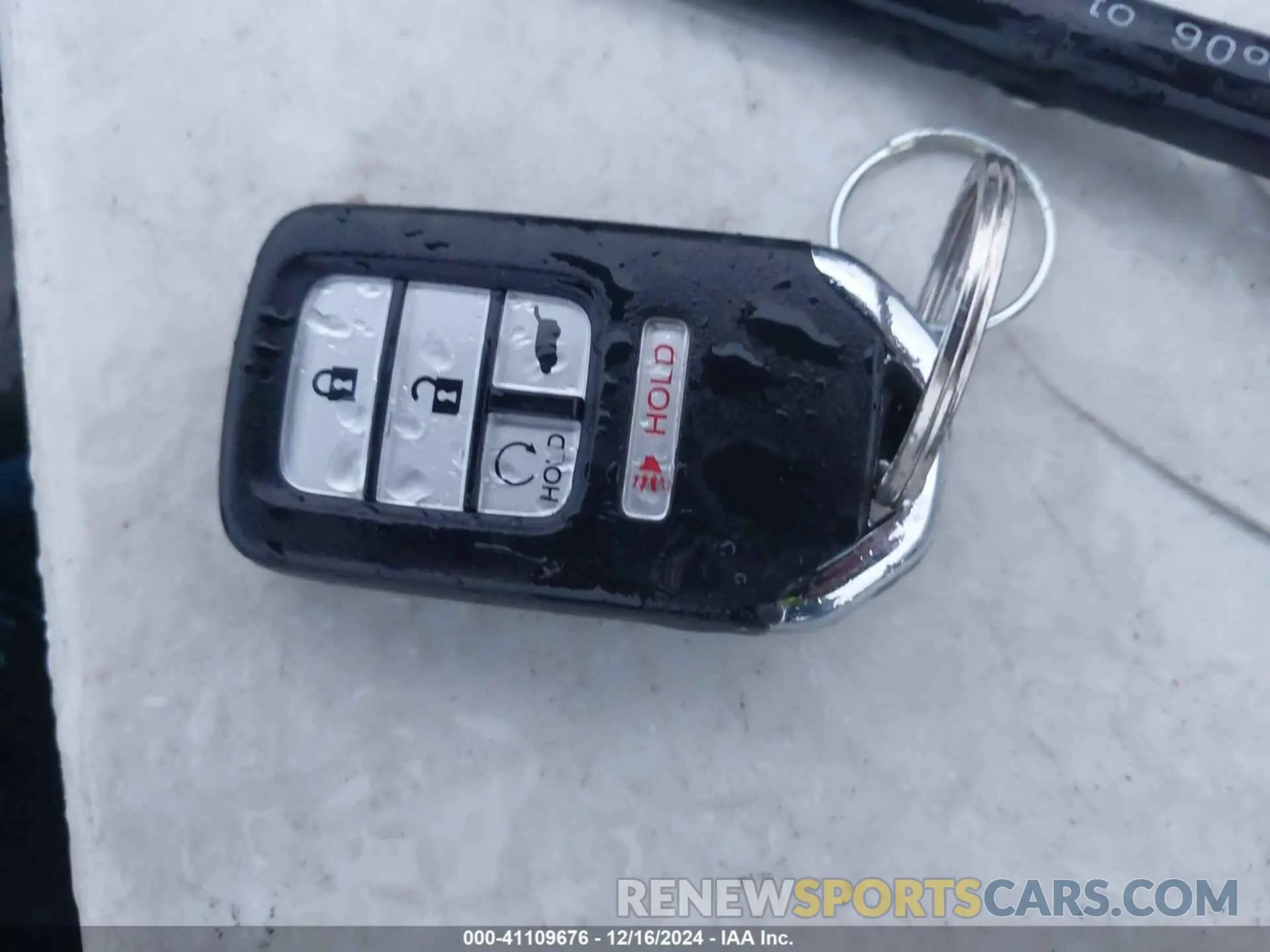 11 Photograph of a damaged car 2HKRW2H75NH622140 HONDA CR-V 2022